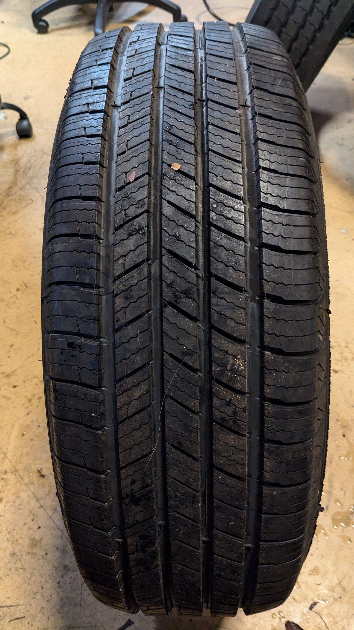 2 MICHELIN DEFENDER T+H BSW P 235 60 18 103H ALL SEASON TIRE 03640