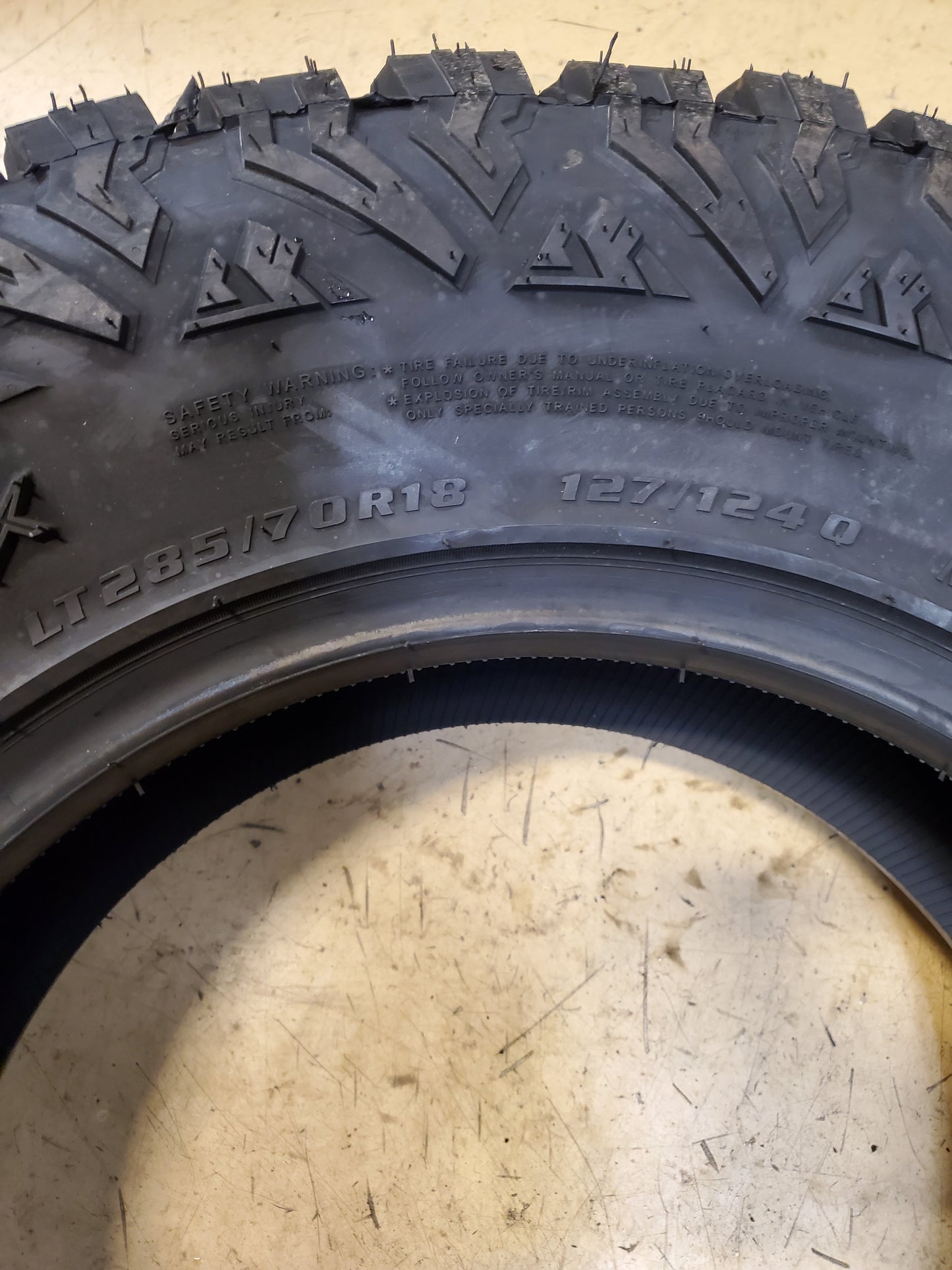 2 DELIUM TERRA RAIDER A/T-X KU-257 BSW LT 285 70 18 127/124Q 10PLY TIRE D268780