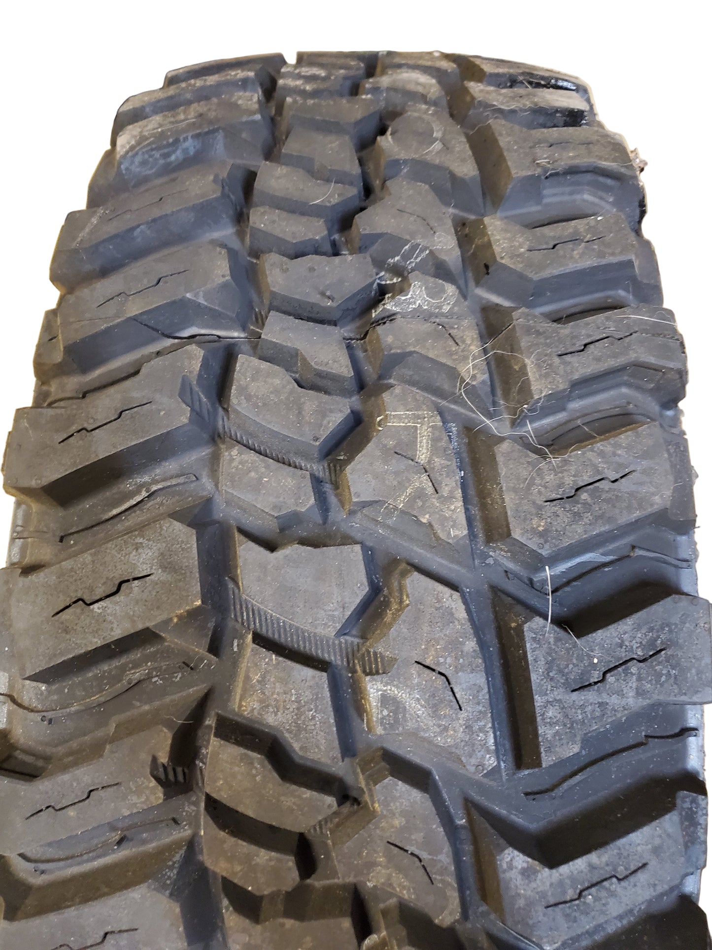 MICKEY THOMPSON BAJA BOSS M/T BSW LT 37 12.5 17 124Q 8PLY MUD TIRE 331111004