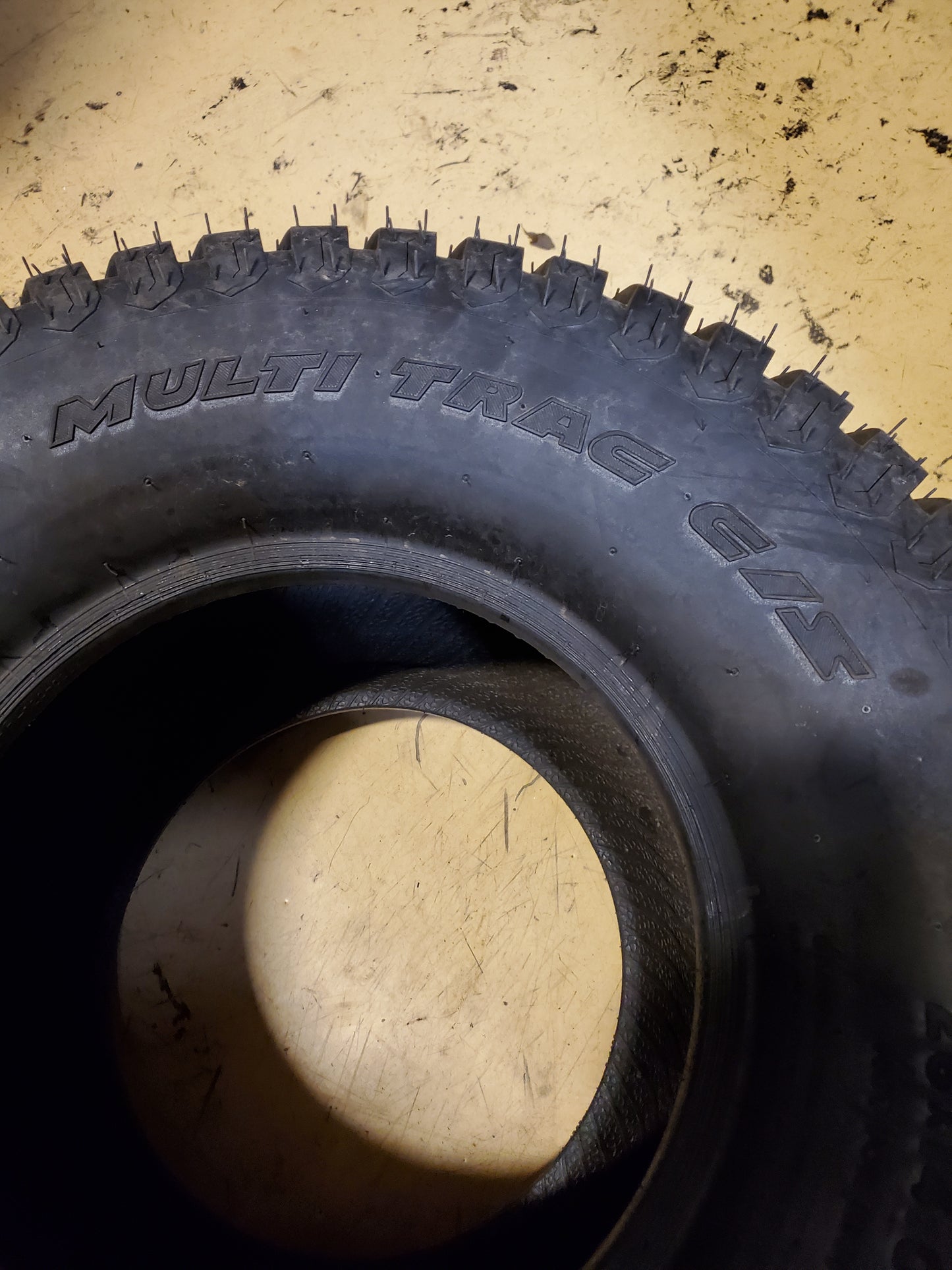 CARLSTAR MULTI TRAC C/S BSW 26 14 12 4PLY LAWN TIRE 5743W7