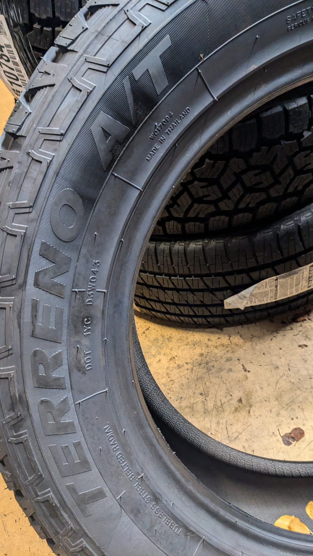 2 FINALIST TERRENO AT BSW P 275 60 20 115T ALL TERRAIN TIRE LLSUV045