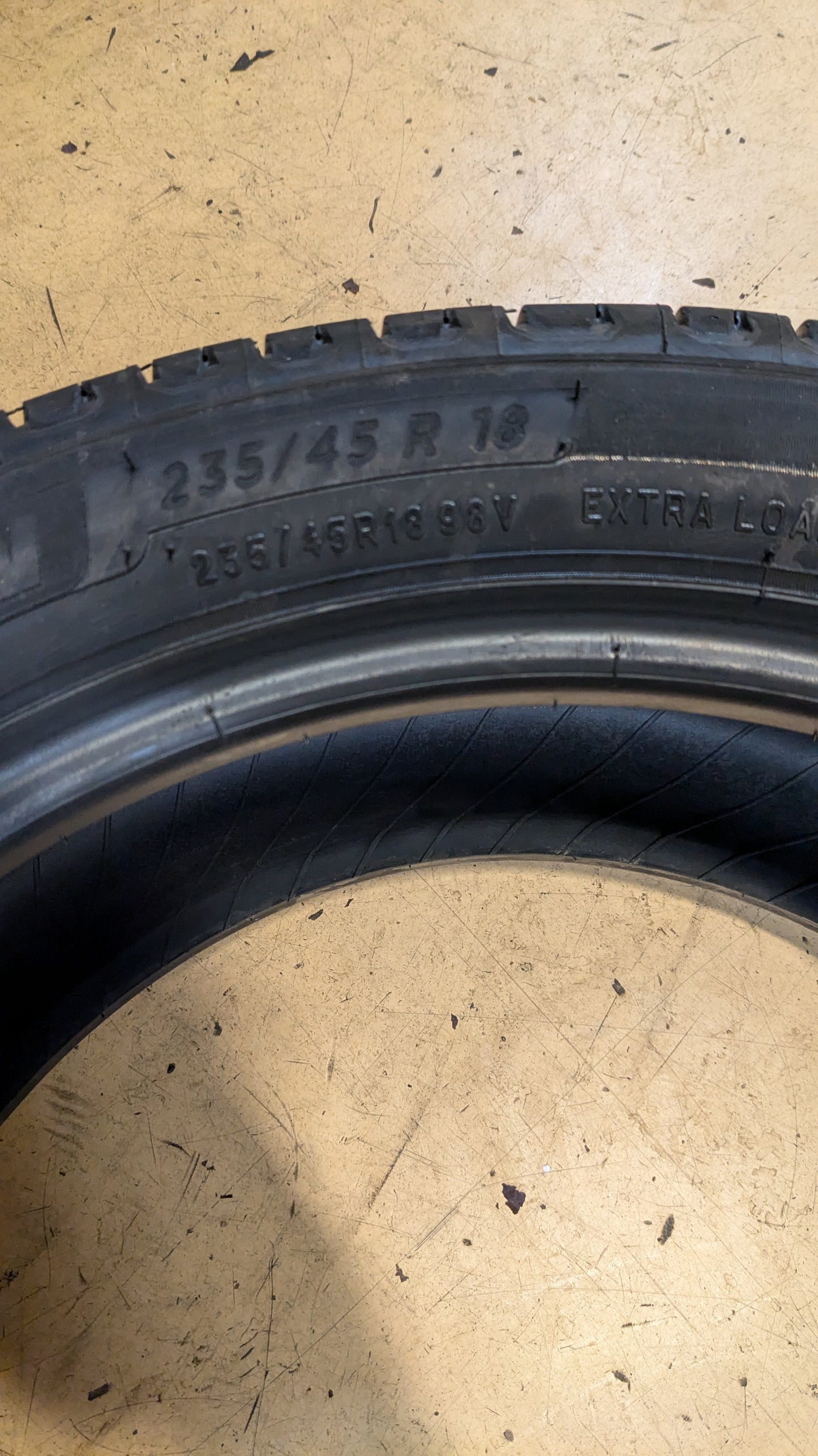 MICHELIN DEFENDER 2 BSW P 235 45 18 98V XL ALL SEASON TIRE 58723