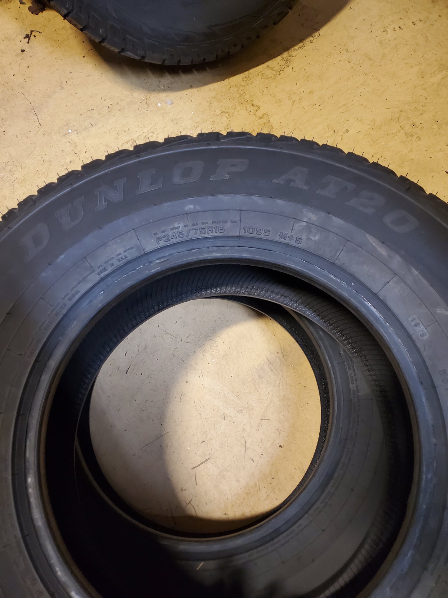 DUNLOP AT20 GRANDTREK BSW P 245 75 16 109S ALL SEASON TIRE 290105537