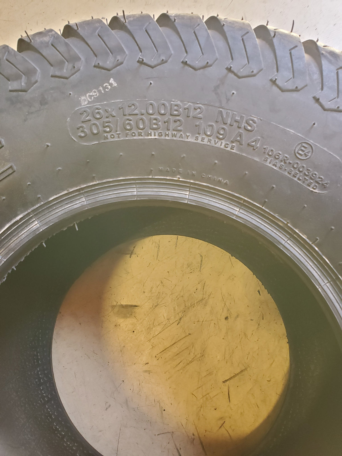 NOS CARLISLE MULTI-TRAC C/S BSW 26 12 12 6PLY LAWN TIRE 5743771