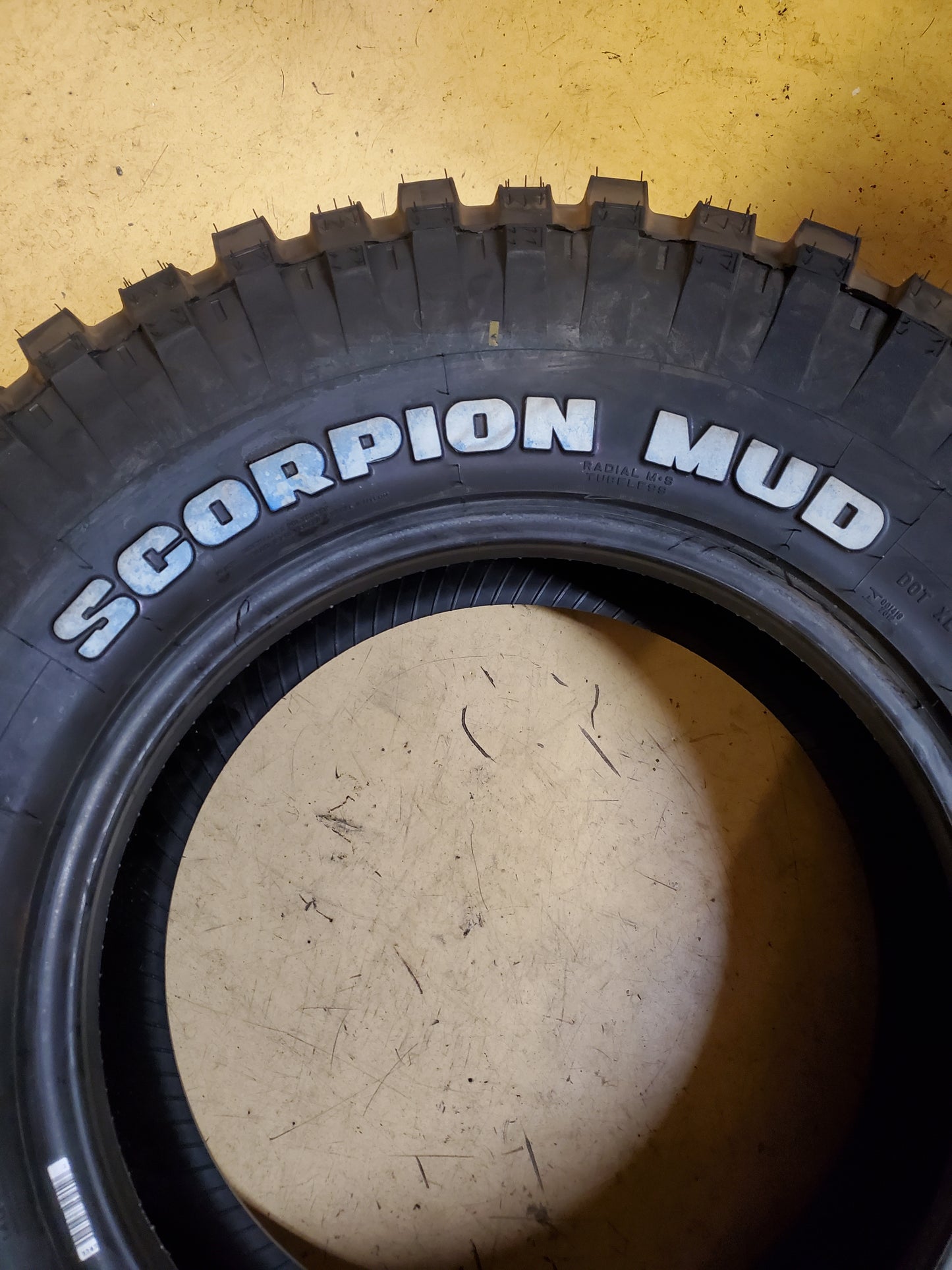 PIRELLI SCORPION MUD RWL LT 235 85 16 108/104Q 6PLY MUD TIRE 1488800