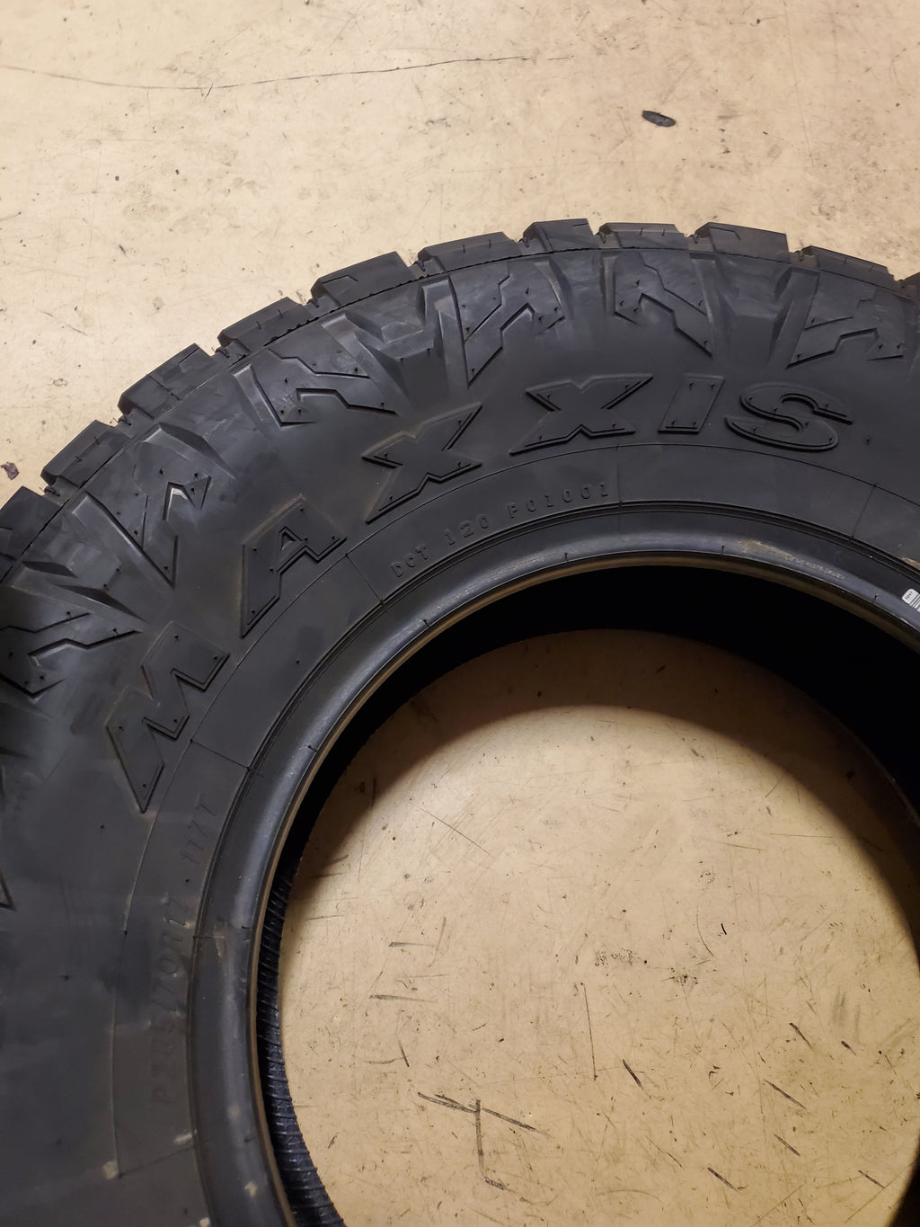 MAXXIS RAZR AT AT-811 BSW P 285 70 17 117T ALL TERRAIN TIRE ETP00251700