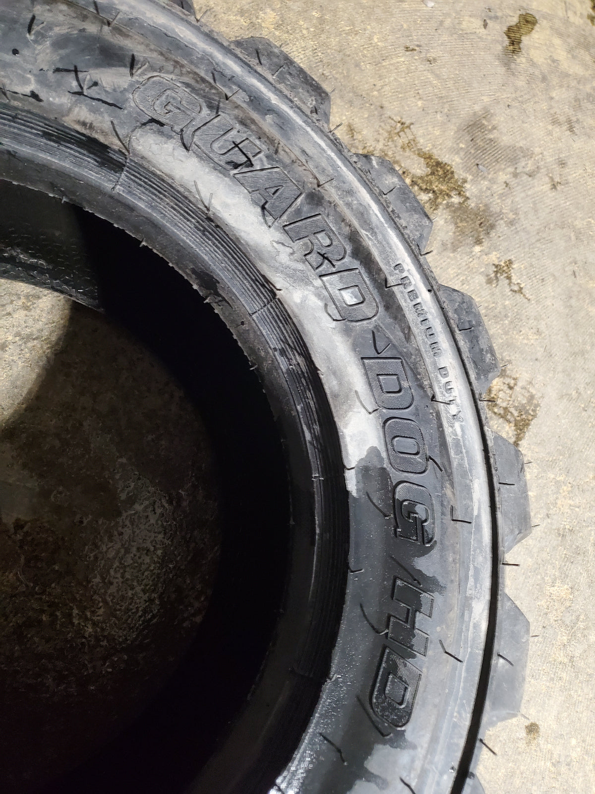 CARLISLE GUARD DOG HD BSW  10 16.5 10PLY SKID STEER TIRE 570130