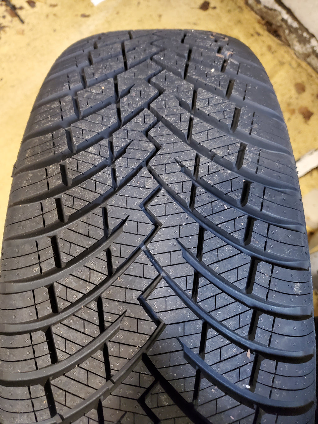 4 PIRELLI SCORPION WEATHERACTIVE BSW P 225 60 18 100W ALL WEATHER TIRE 4164000
