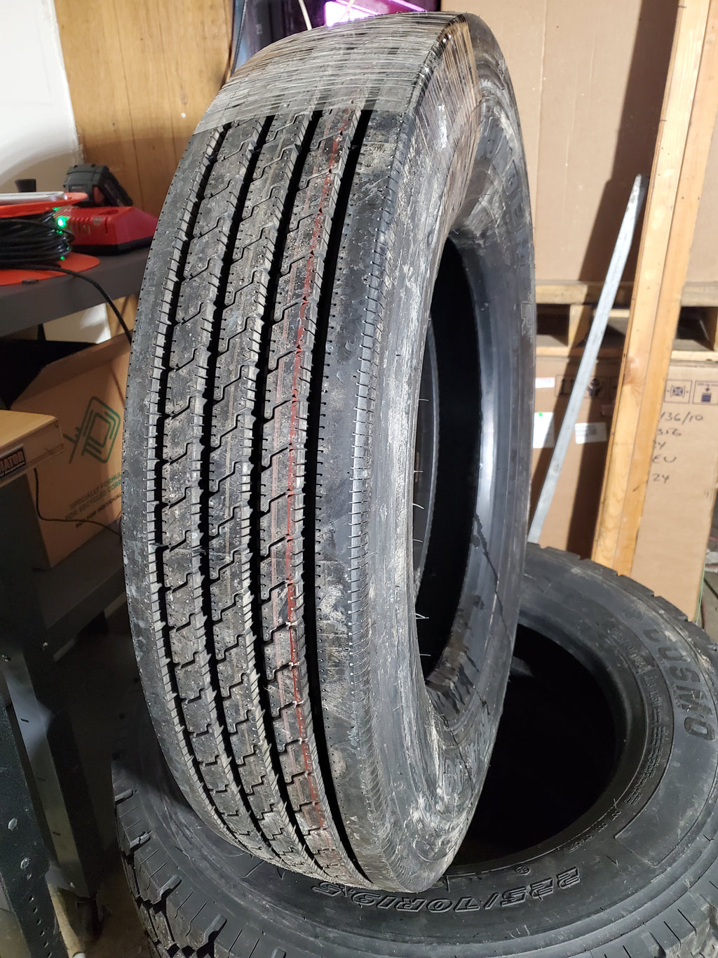 THUNDERER RA 401 BSW LT 8 19.5 124/122L 12PLY ALL POSITION TIRE TH9008