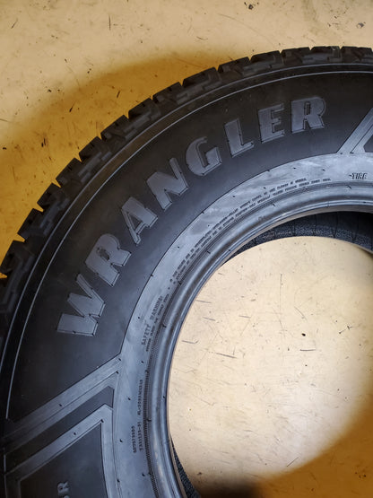 GOODYEAR WRANGLER WORKHORSE HT LT 285 70 17 121/118R 10PLY TIRE 131096944