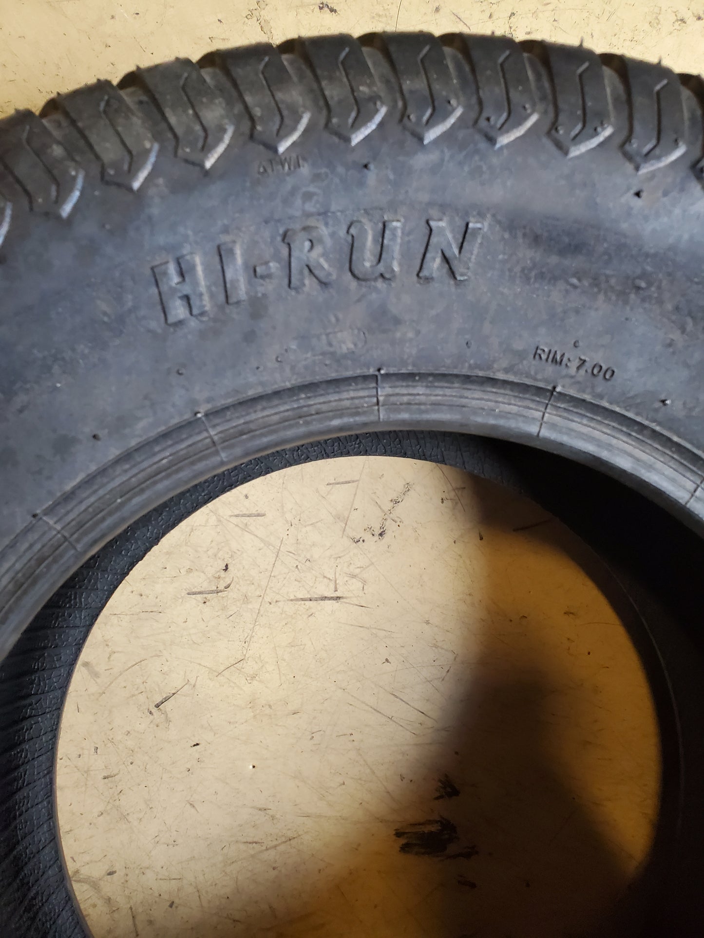 HI-RUN SU05 BSW 23 9.5 12 2PLY LAWN TIRE WD1058