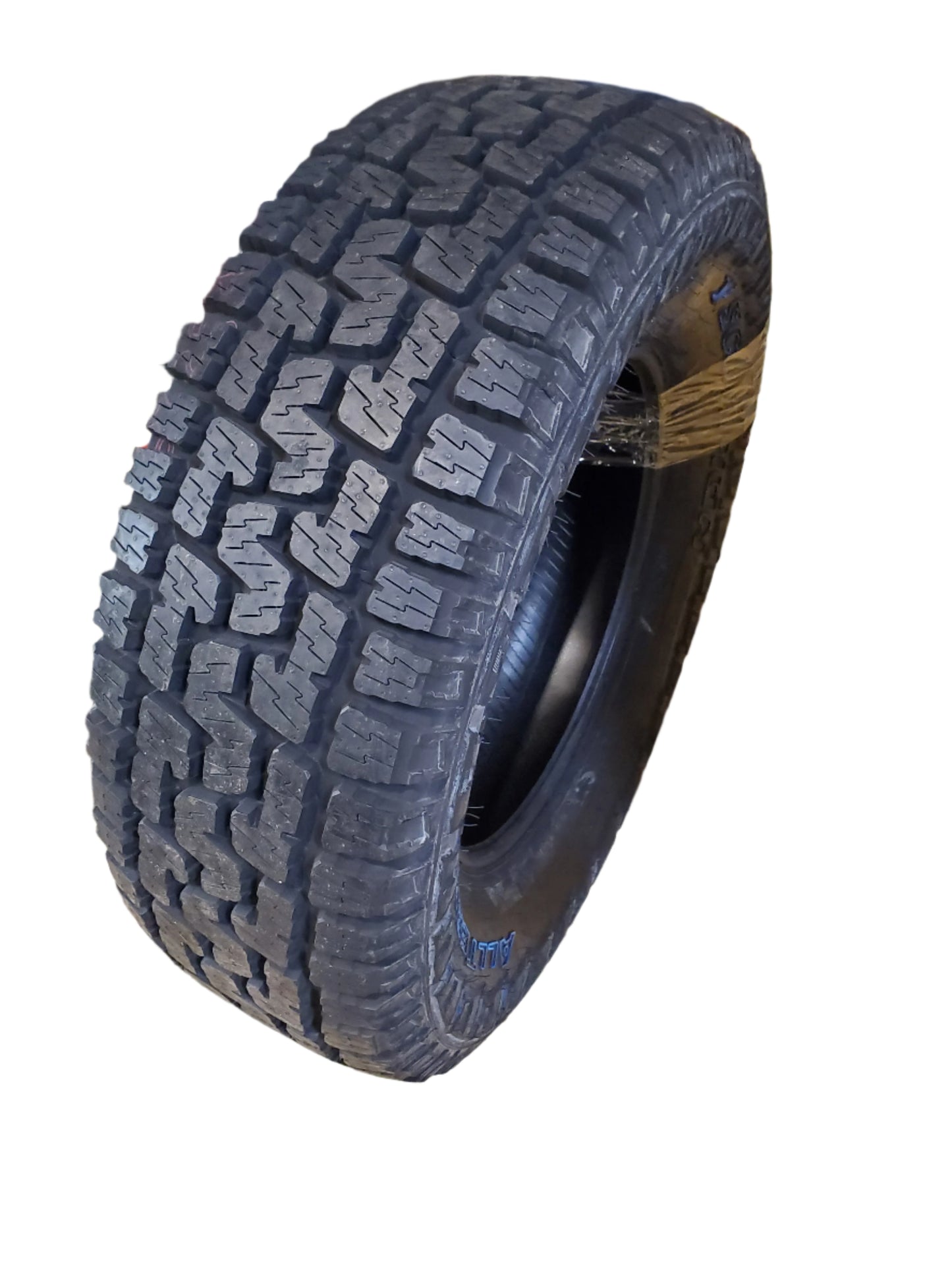 PIRELLI SCORPION ALL TERRAIN PLUS OWL LT 275 70 18 125/122S 10PLY TIRE 2726400