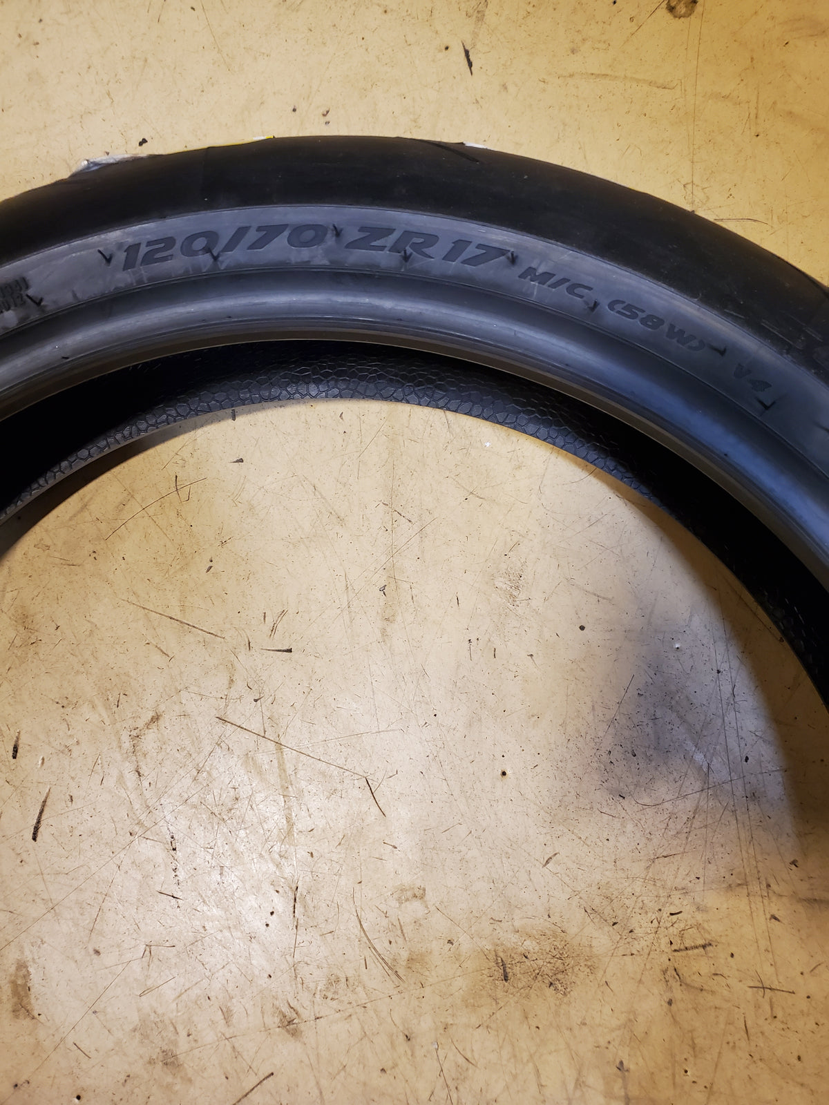 PIRELLI DIABLO SUPERCORSA V4 BSW  120 70 17 58W FRONT MOTORCYCLE TIRE 4122600