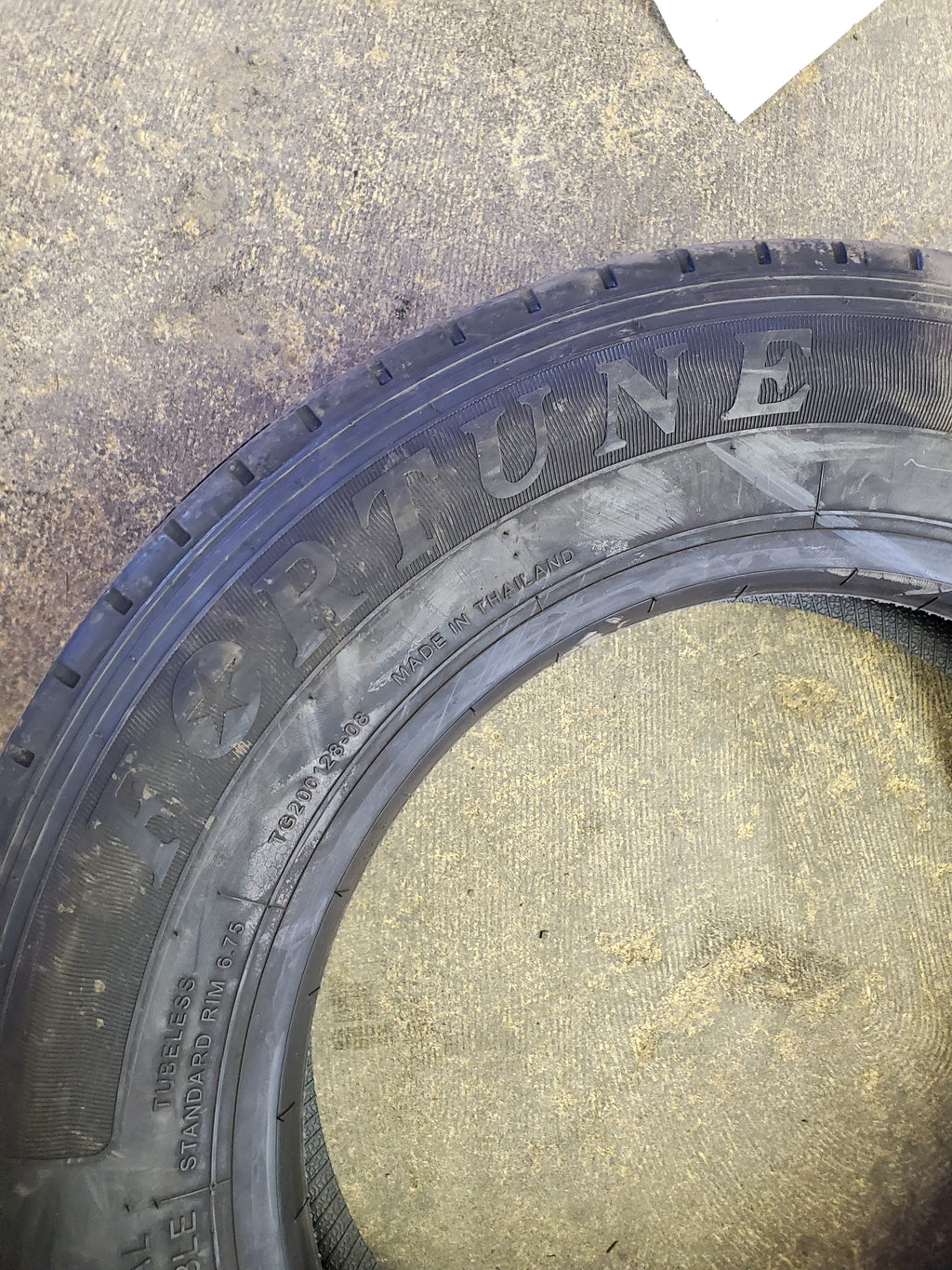 FORTUNE FAR602 BSW  225 70 19.5 128/126N 14PLY ALL POSITION TIRE 2511032602