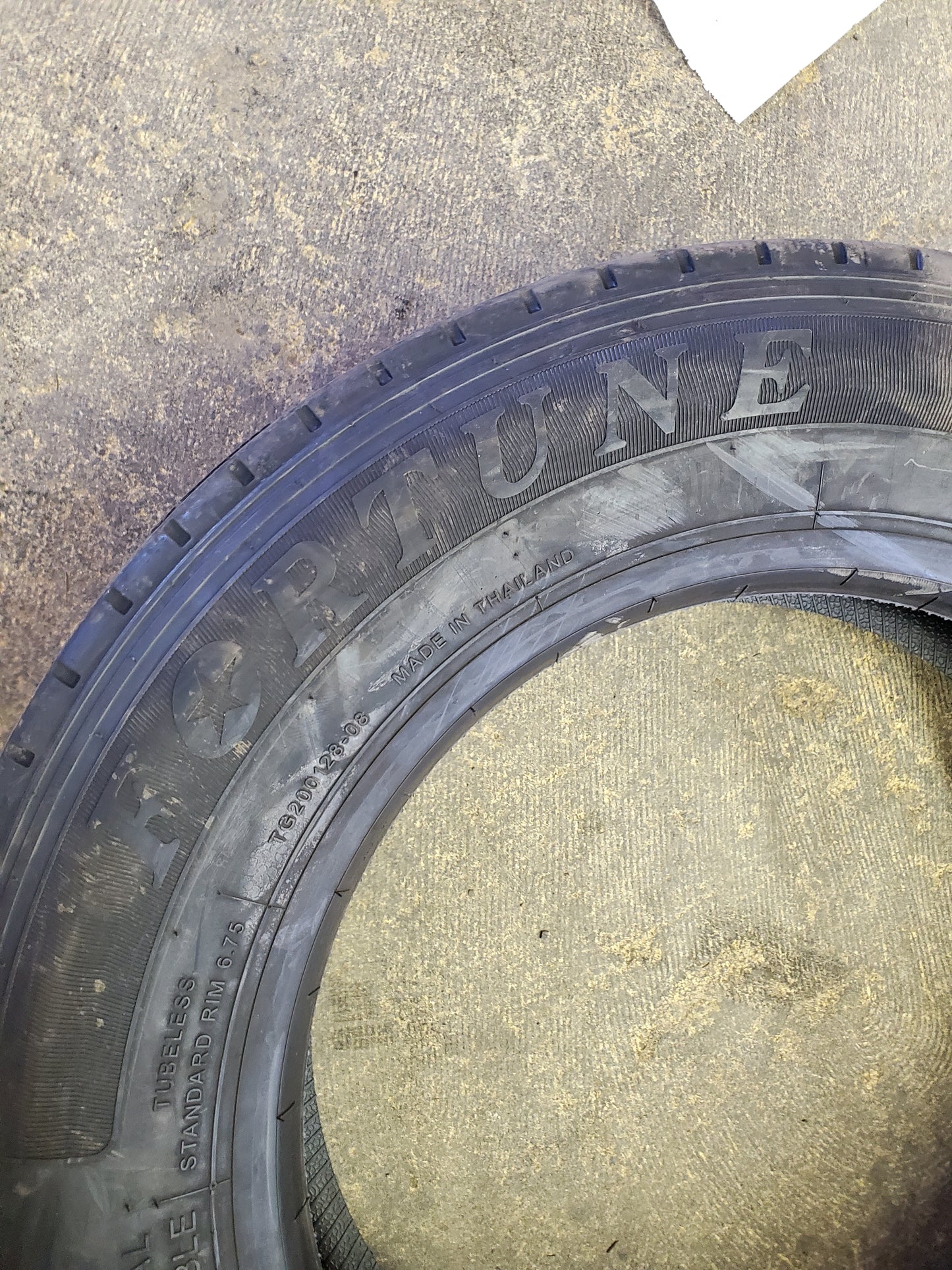 FORTUNE FAR602 BSW  225 70 19.5 128/126N 14PLY ALL POSITION TIRE 2511032602