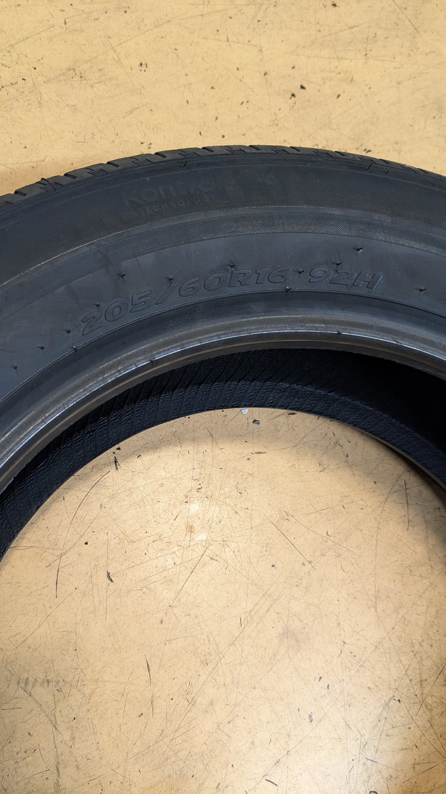 HANKOOK KINERGY GT BSW P 205 60 16 92H ALL SEASON TIRE 1020211