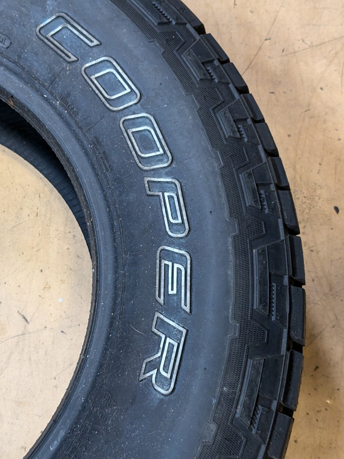 COOPER DISCOVERER AT3 4S RWL P 265 70 17 115T SL ALL TERRAIN TIRE 90000032694
