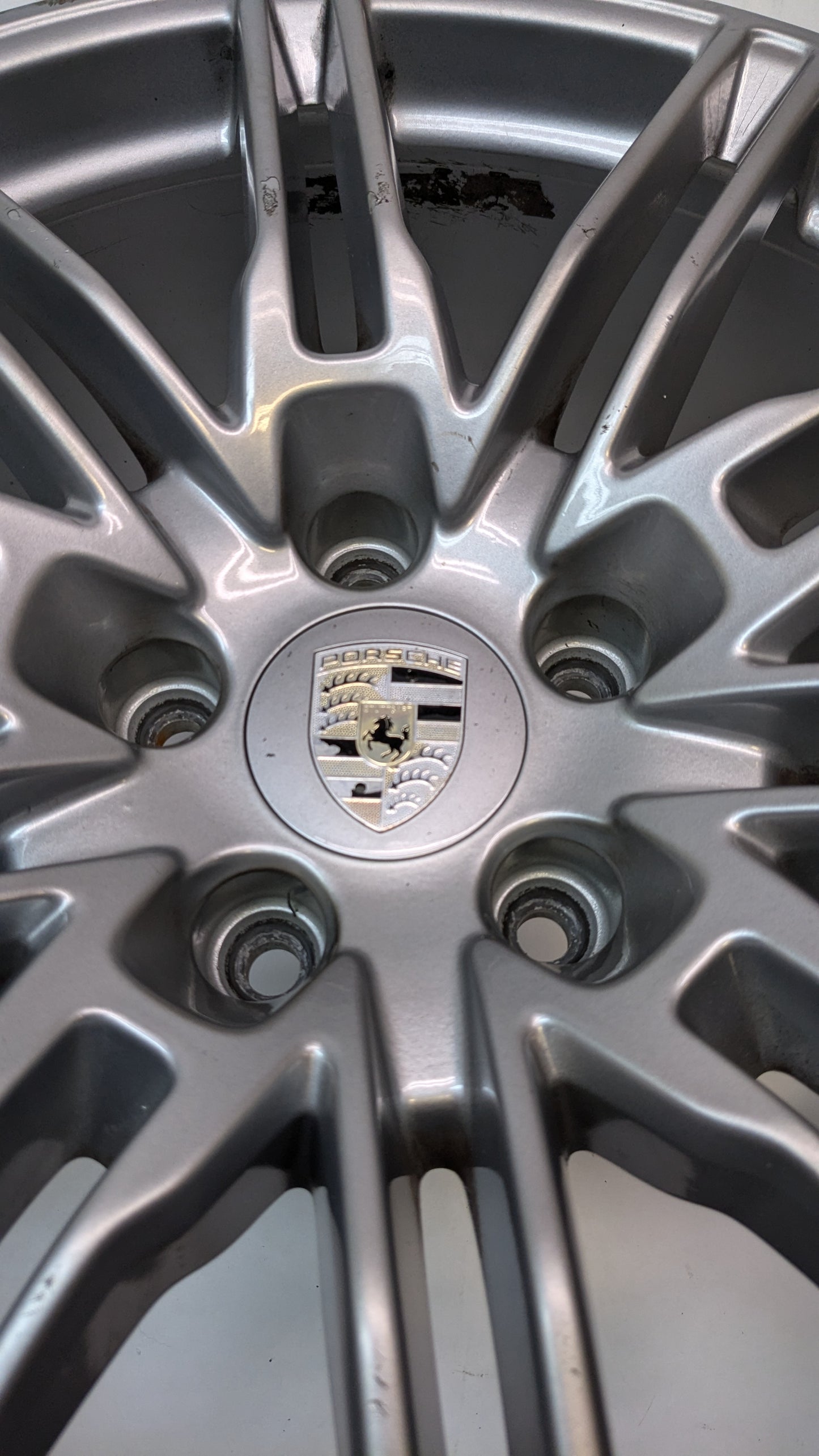 4 USED GENUINE PORSCHE CAYENNE 21X10 ET 60 5LUG SILVER WHEELS 7P5.601.025.H