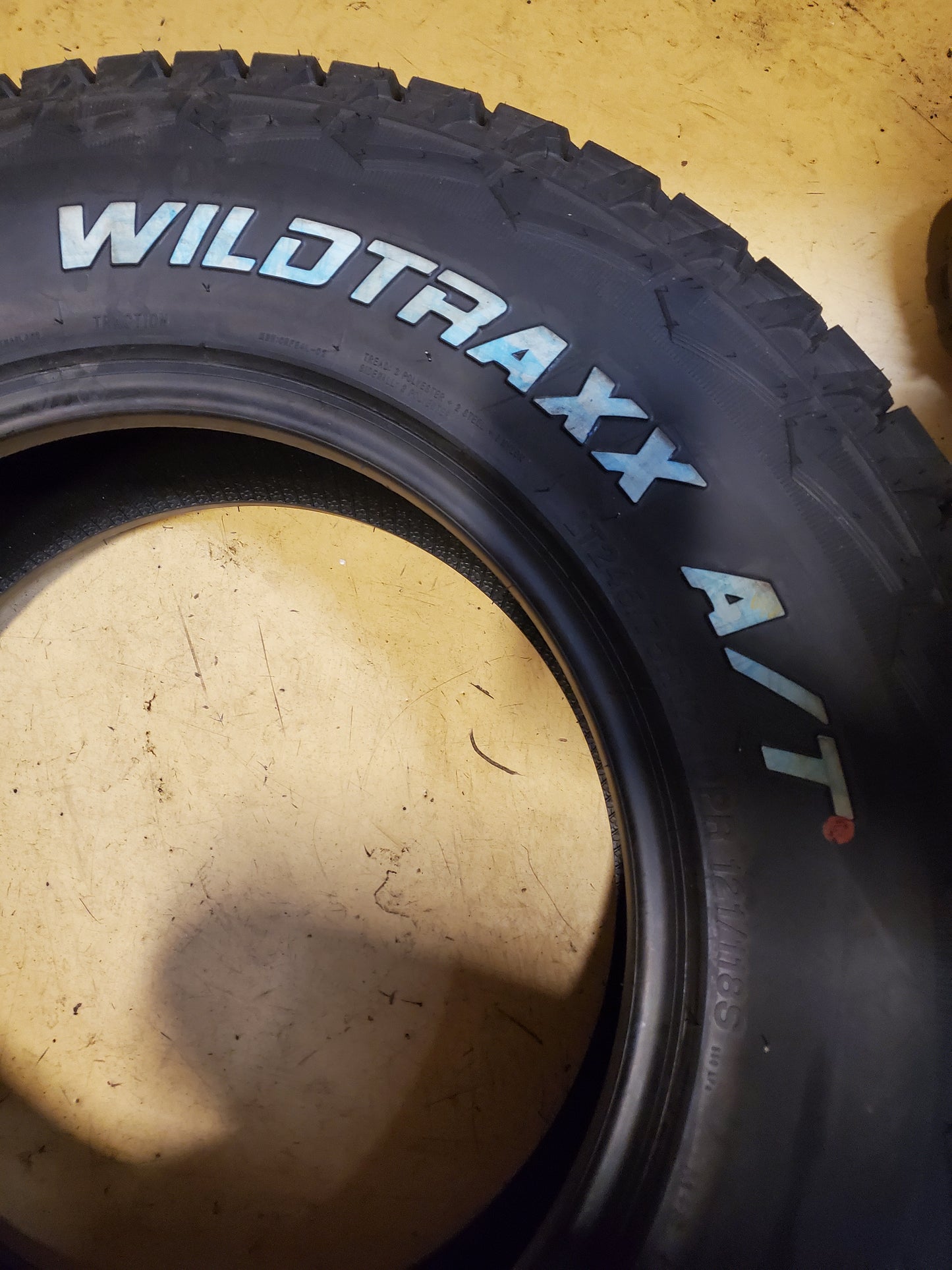 LANDSPIDER WILDTRAXX A/T RWL LT 245 75 17 121/118S 10PLY ALL TERRAIN TIRE DAT029