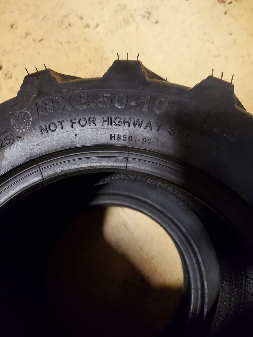 HORSESHOE BSW 18 8.5 10 TRACTOR TIRE 109883Q2