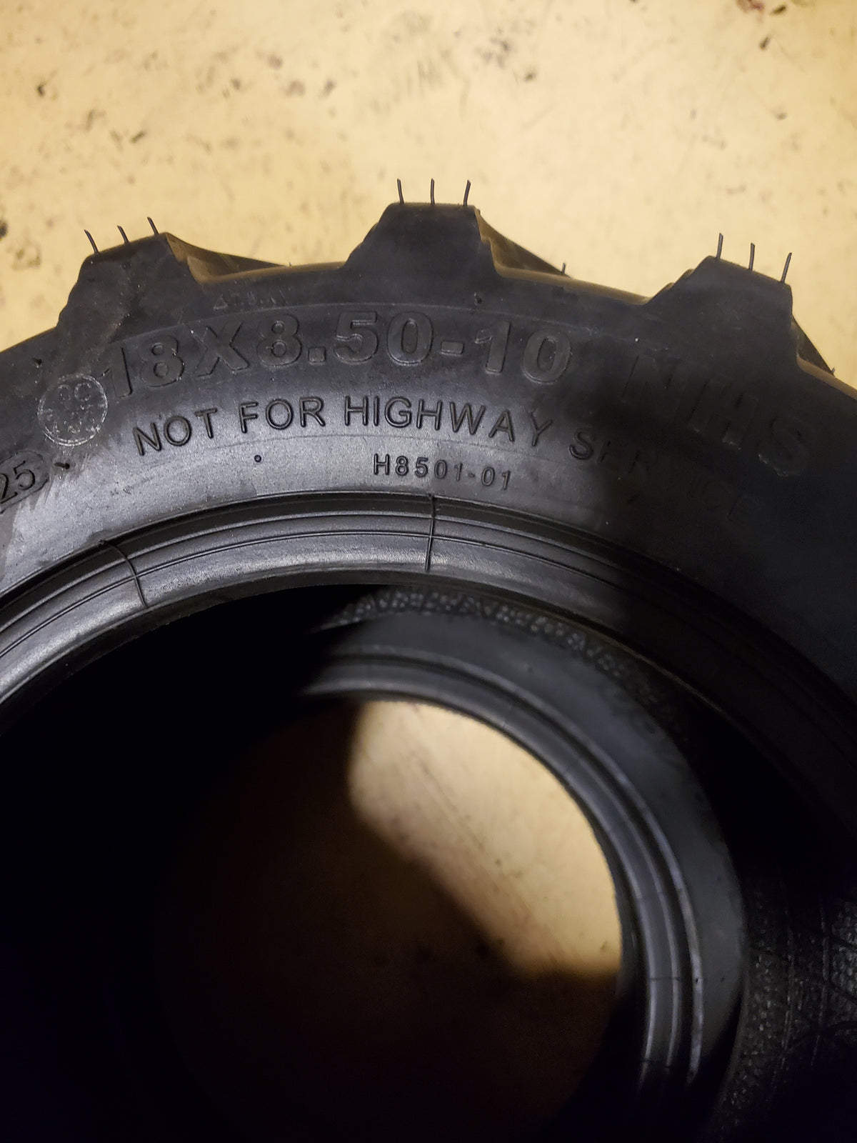 HORSESHOE BSW 18 8.5 10 TRACTOR TIRE 109883Q2
