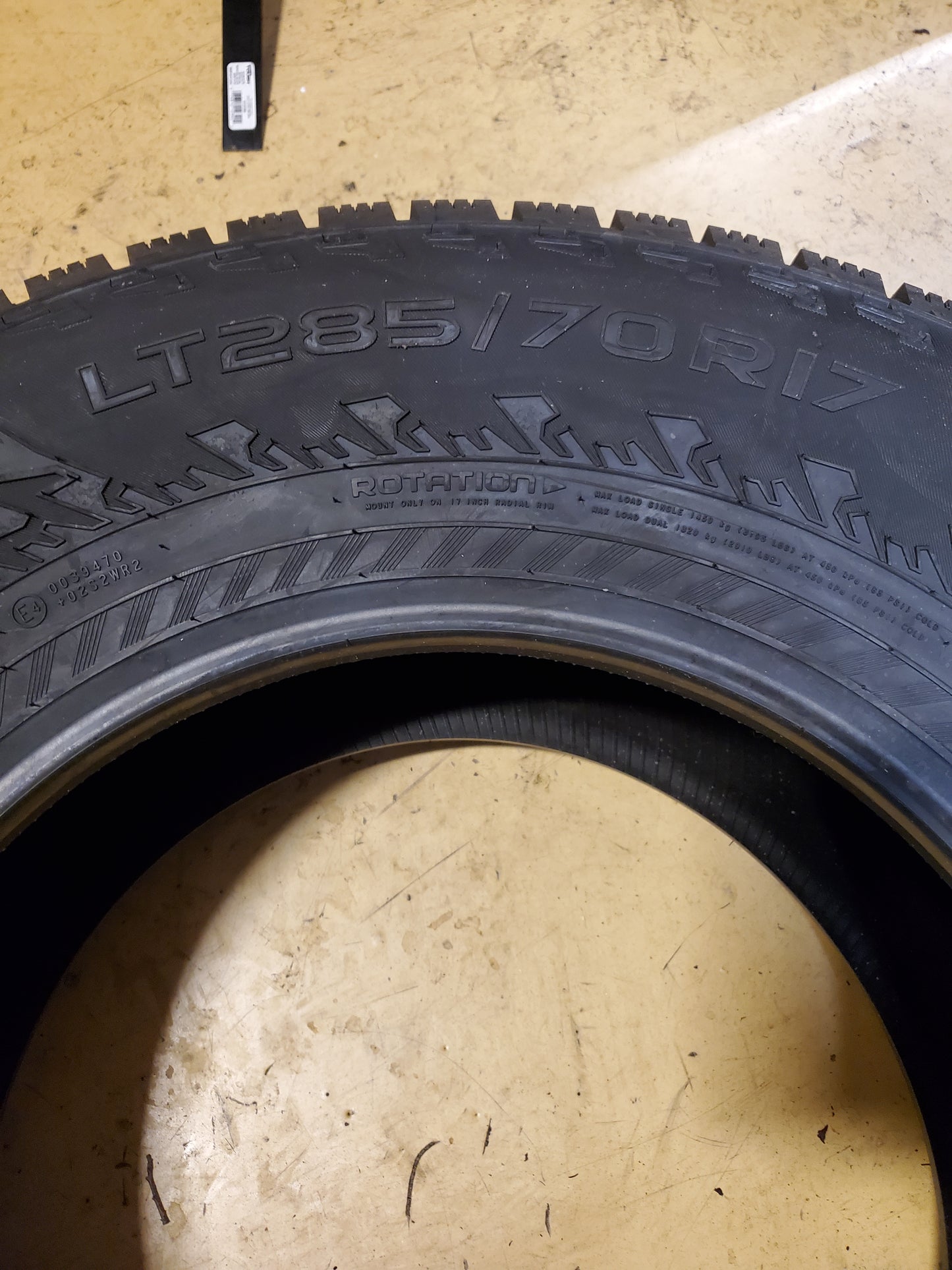 NOKIAN HAKKAPELIITTA LT3 STUDDED LT 285 70 17 121/118Q 8PLY WINTER TIRE TS32401