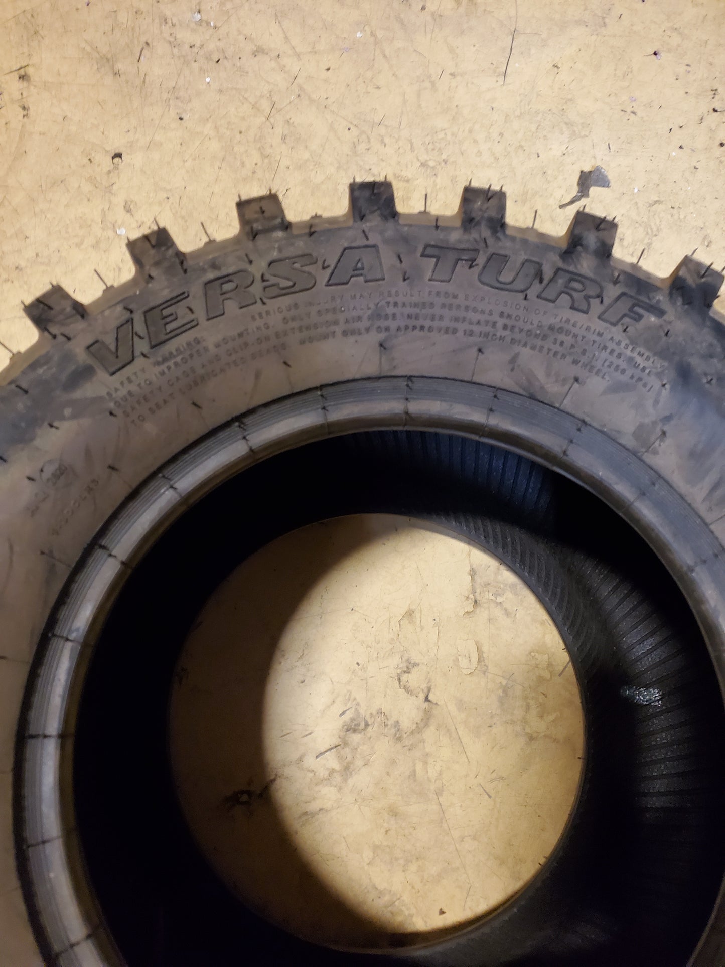 NOS CARLISLE VERSA TURF BSW 24 12 12 99A4 4PLY LAWN TIRE 6L13941 6L13941
