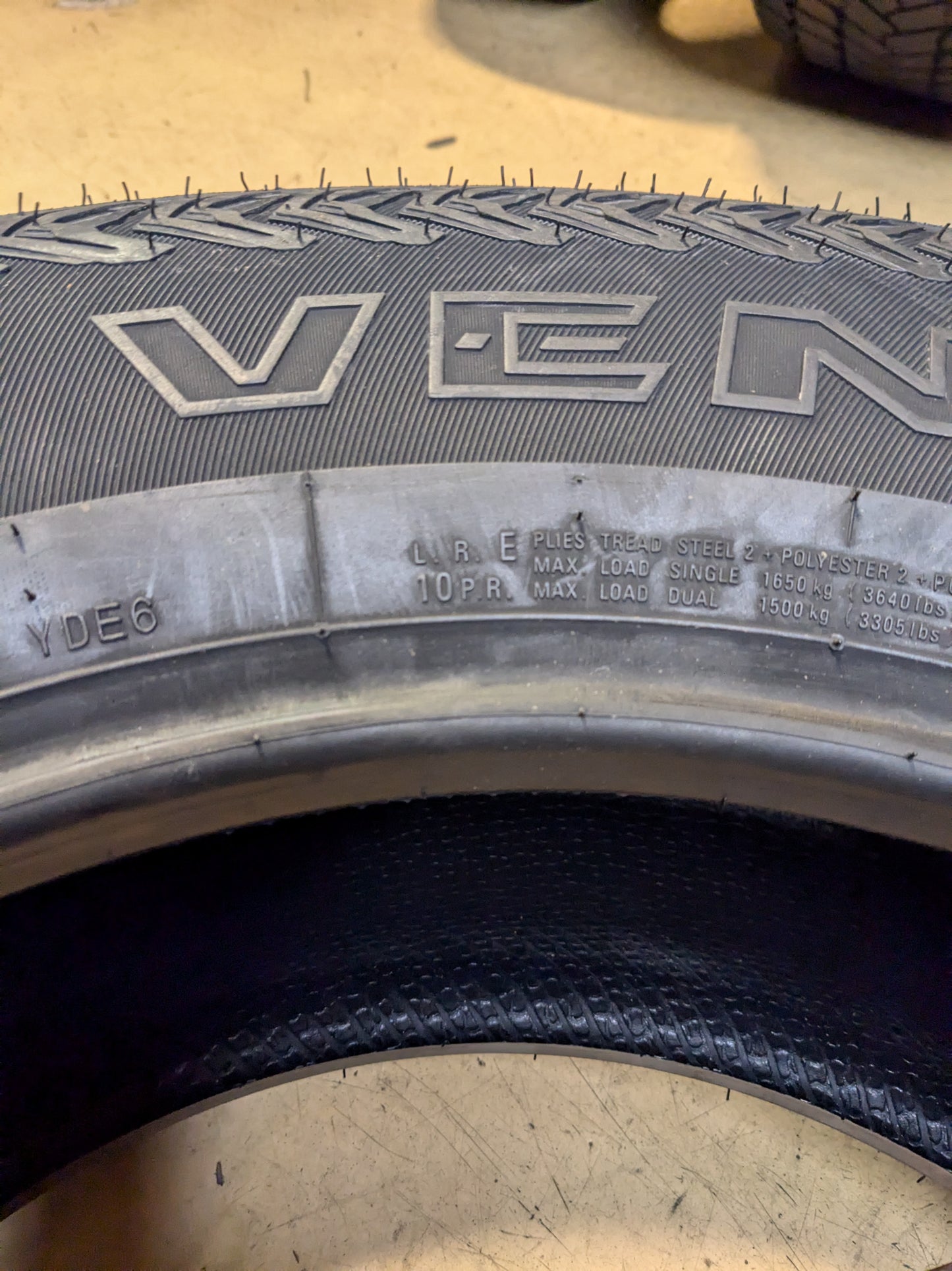 KUMHO ROAD VENTURE AT51 BSW LT 275 70 18 125/122R LRE 10 PLY ALL TERRAIN TIRE 2177823
