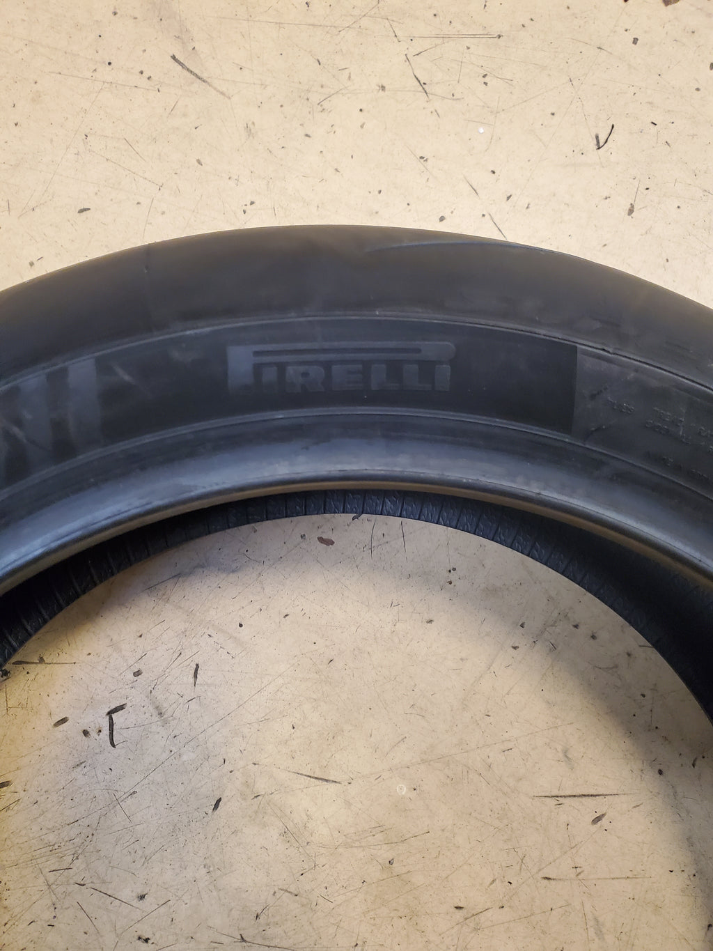 PIRELLI DIABLO SUPERCORSA V4 BSW  180 60 17 75W REAR MOTORCYCLE TIRE ‎4123300