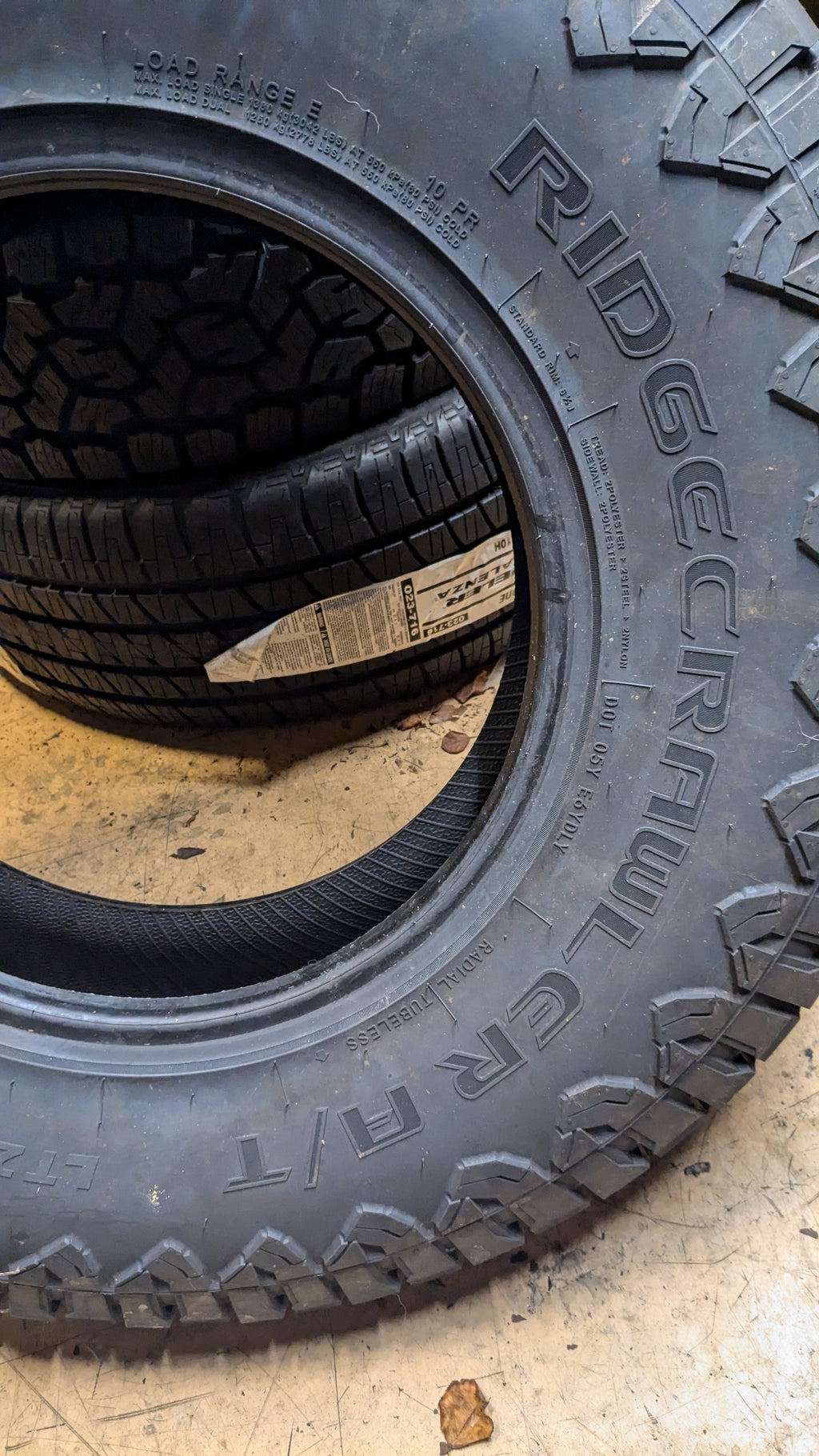 BLACKHAWK RIDGE CRAWLER A/T BSW LT 235 85 16 120/116S 10PLY ALL TERRAIN TIRE 4120856V