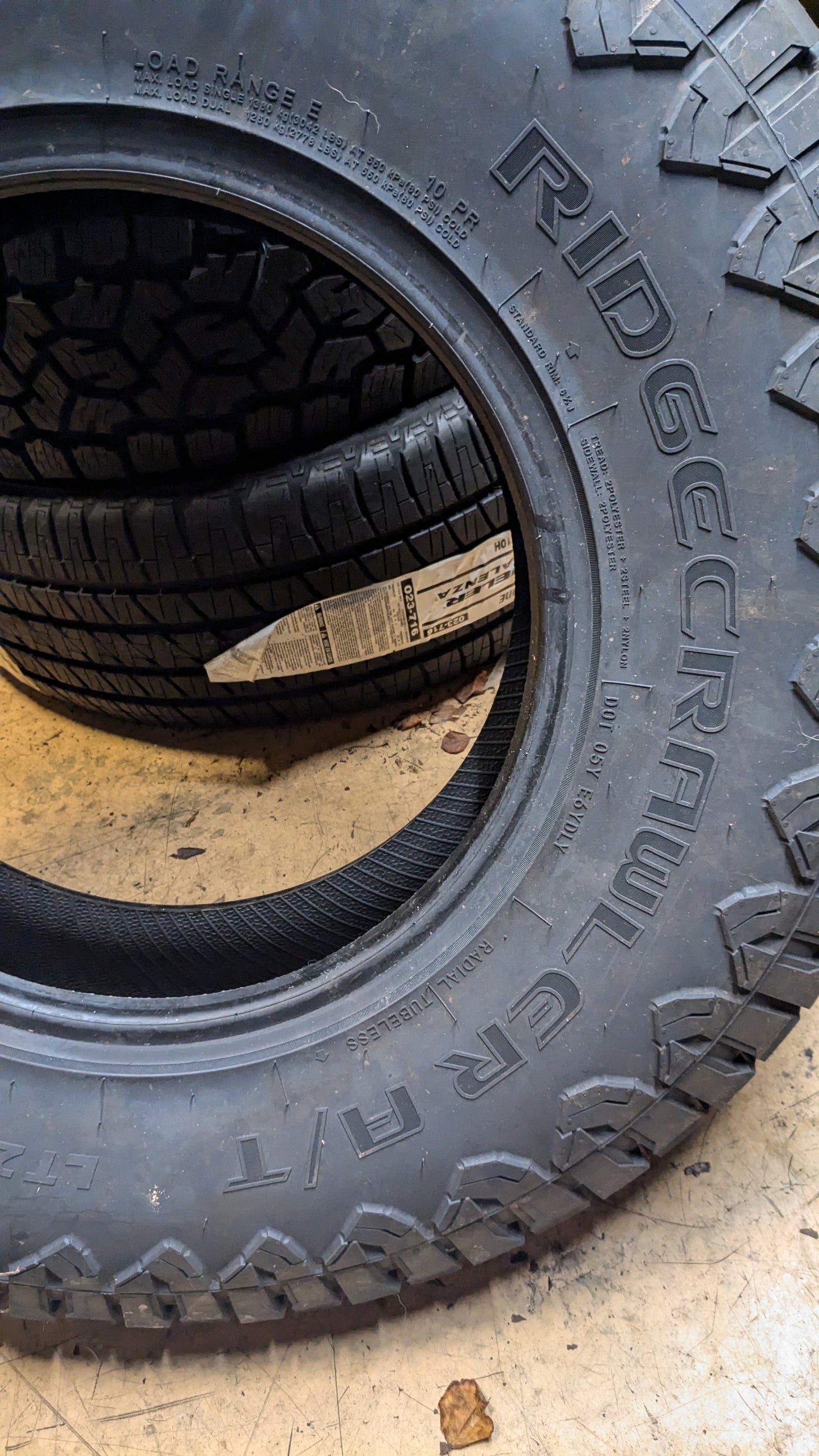 BLACKHAWK RIDGE CRAWLER A/T BSW LT 235 85 16 120/116S 10PLY ALL TERRAIN TIRE 4120856V