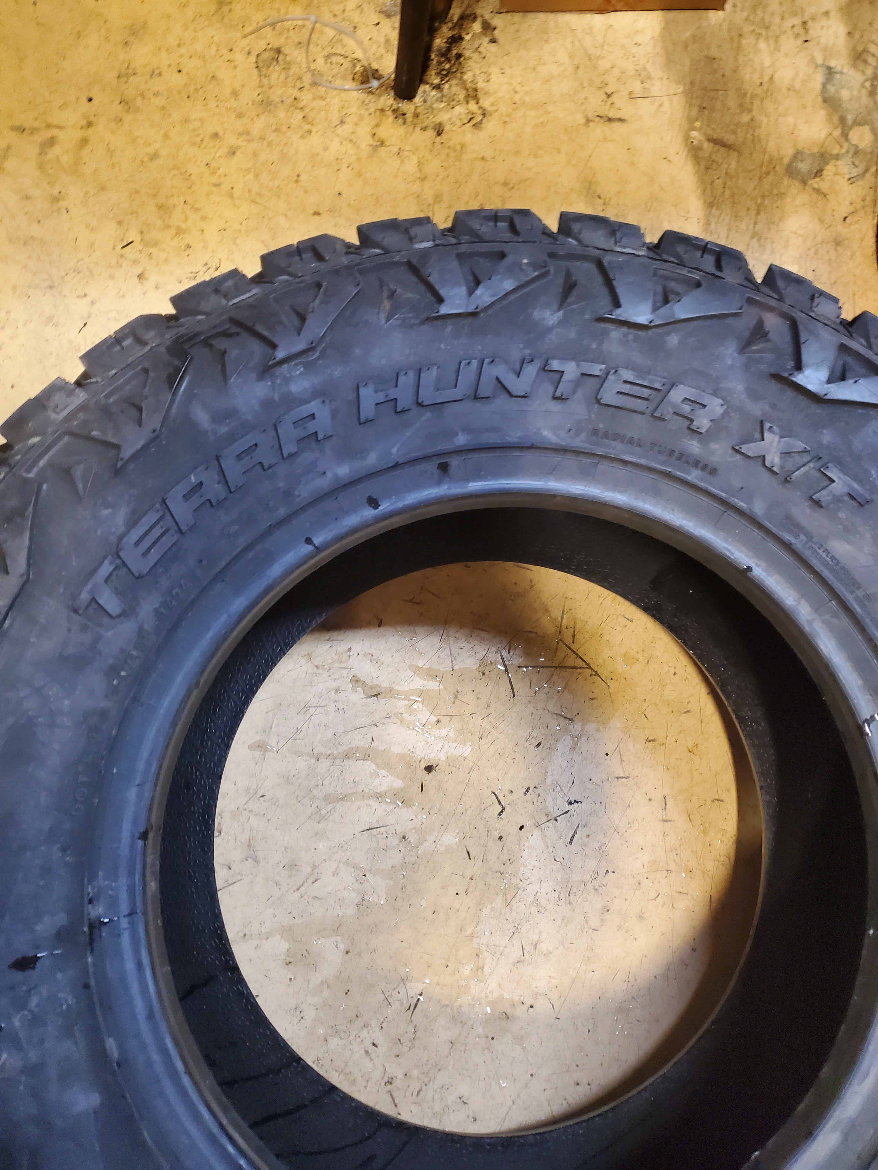 (TODO ) 4 VENOM POWER TERRA HUNTER X/T LT BSW 33 12.5 17 120R 10PLY TIRE TVPXT01