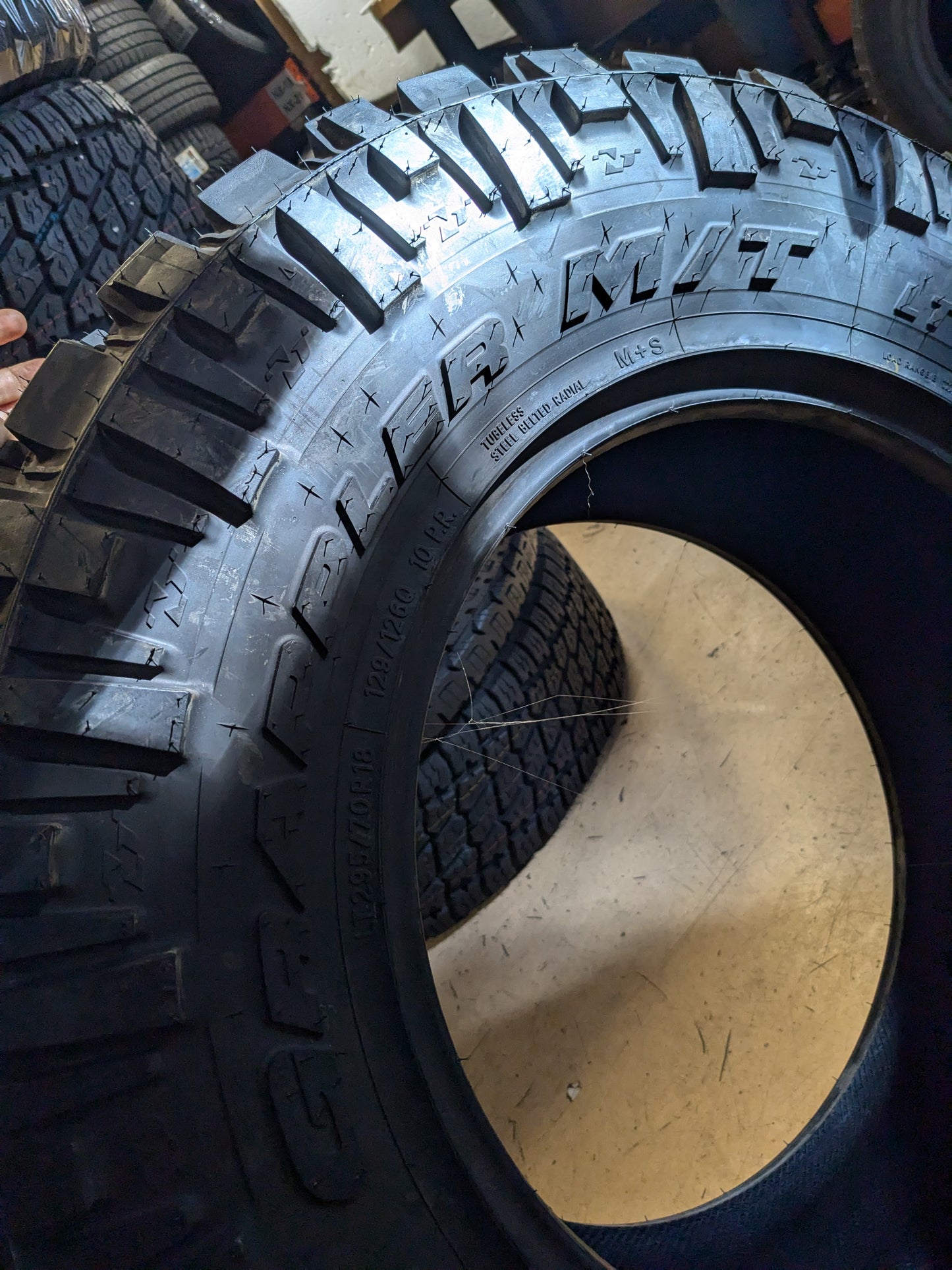 NOS NITTO TRAIL GRAPPLER M/T BSW LT 295 70 18 129/126Q 10PLY MUD TERRAIN TIRE 205780