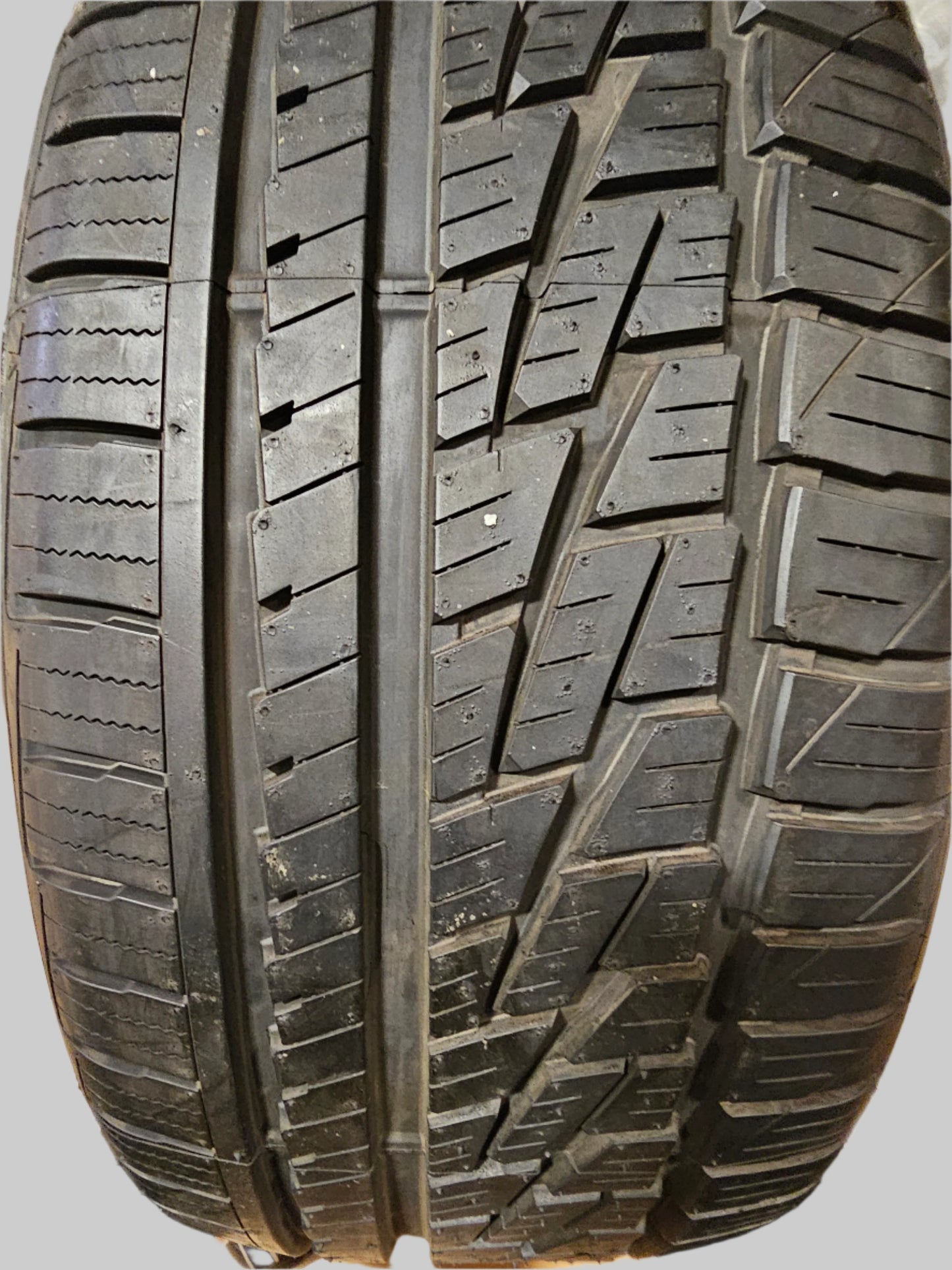 2 NOS FALKEN ZIEX ZE950 A/S P 255 40 18 99W XL ALL SEASON TIRES 28953844