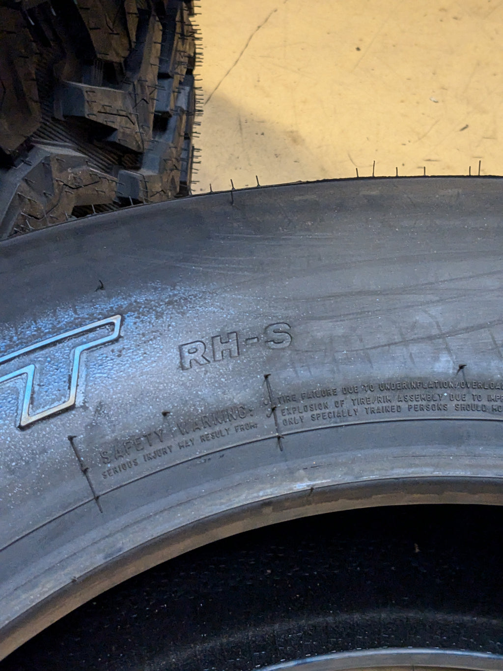 (KSL ONLY) 4 BRIDGESTONE DUELER A/T RHS OWL P 255 70 18 112S SL ALL TERRAIN TRUCK TIRE 057945