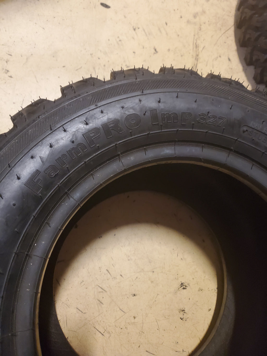ALLIANCE FARMPRO IMPLEMENT 327 BSW  340 55 16 12PLY FARM TIRE 32700308