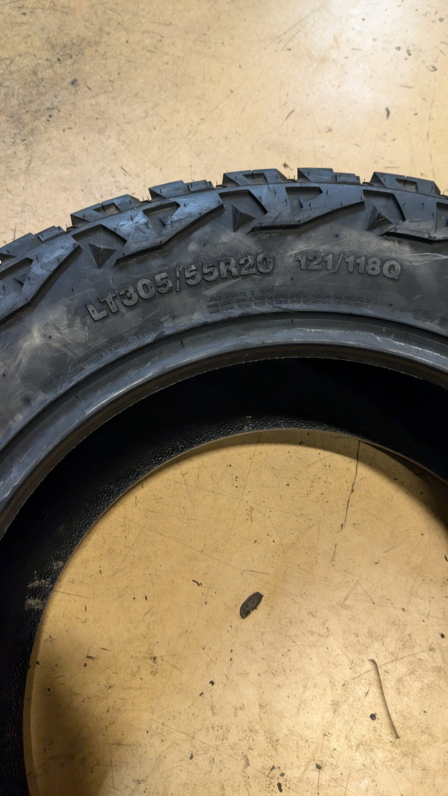 2 VENOM POWER TERRA HUNTER XT BSW LT 305 55 20 121/118Q 10PLY RUGGED TERRAIN TIRE TVPXT41