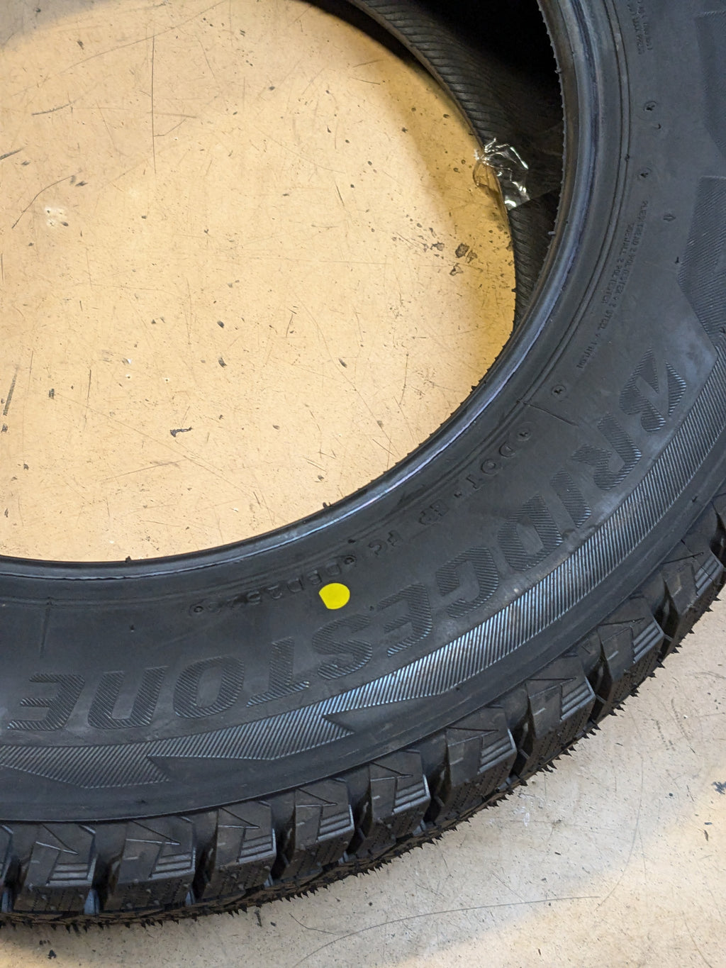 BRIDGESTONE BLIZZAK DM-V2 P 225 60 17 99S SNOW WINTER TIRES 004300