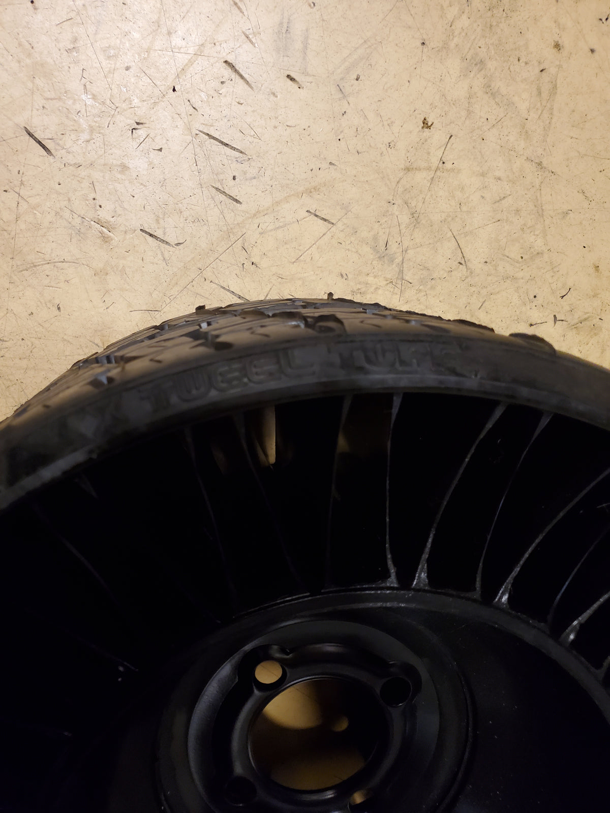 MICHELIN X TWEEL TURF BSW 18 8.5 10 4-4 GOLF CART TIRE 78245