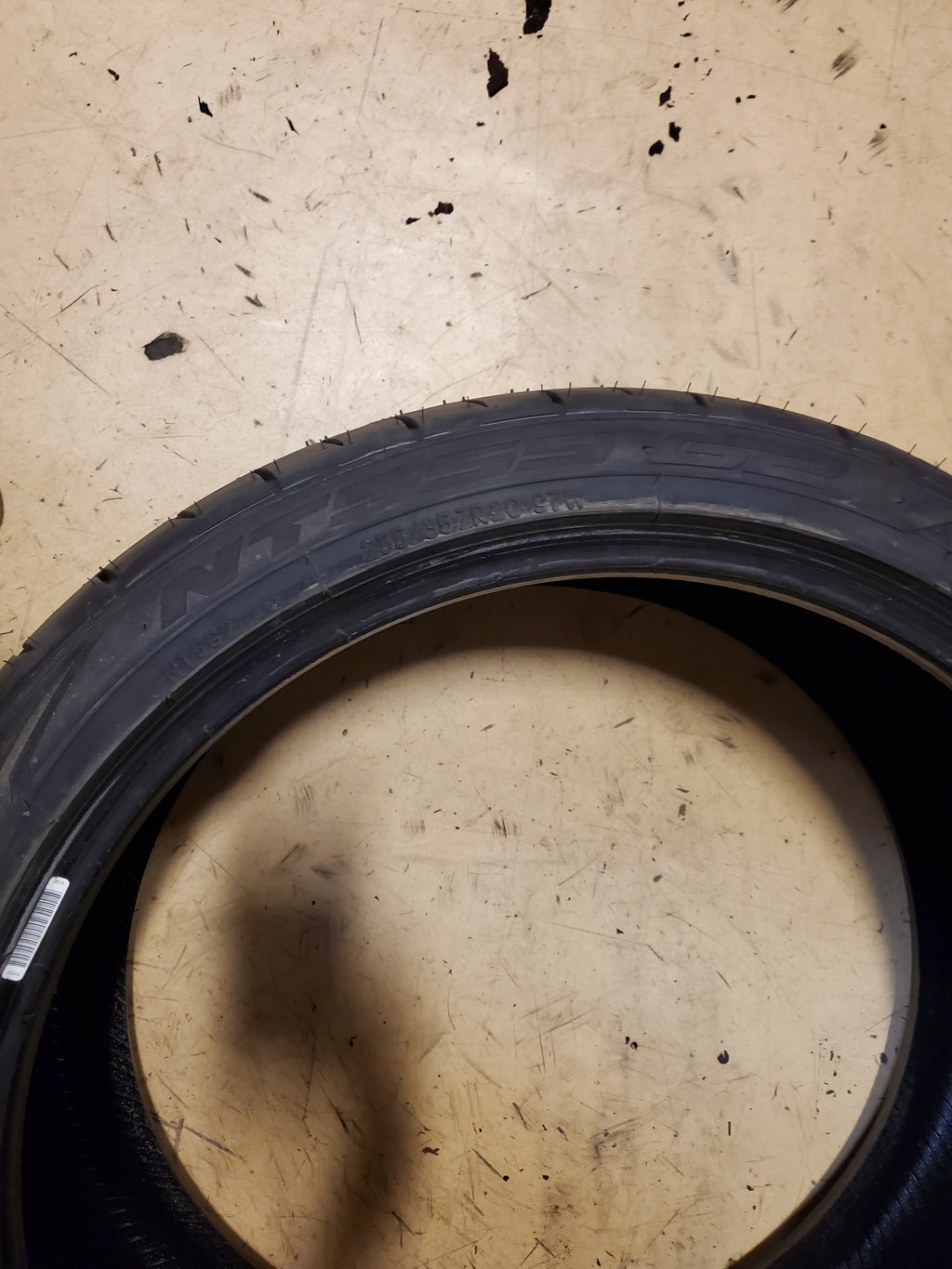 NITTO NT555 G2 BSW P 255 35 20 97W XL UHP TIRE 211010
