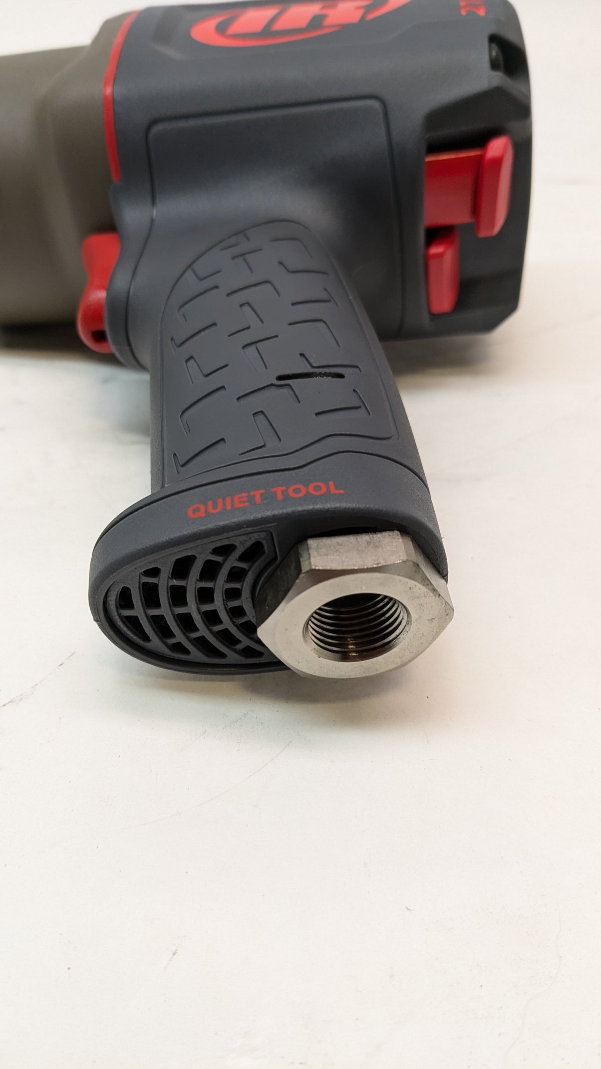 INGERSOLL RAND 3/4-INCH-DRIVE AIR IMPACT WRENCH WITH QUIET PISTOL-GRIP DESIGN 2146Q1MAX