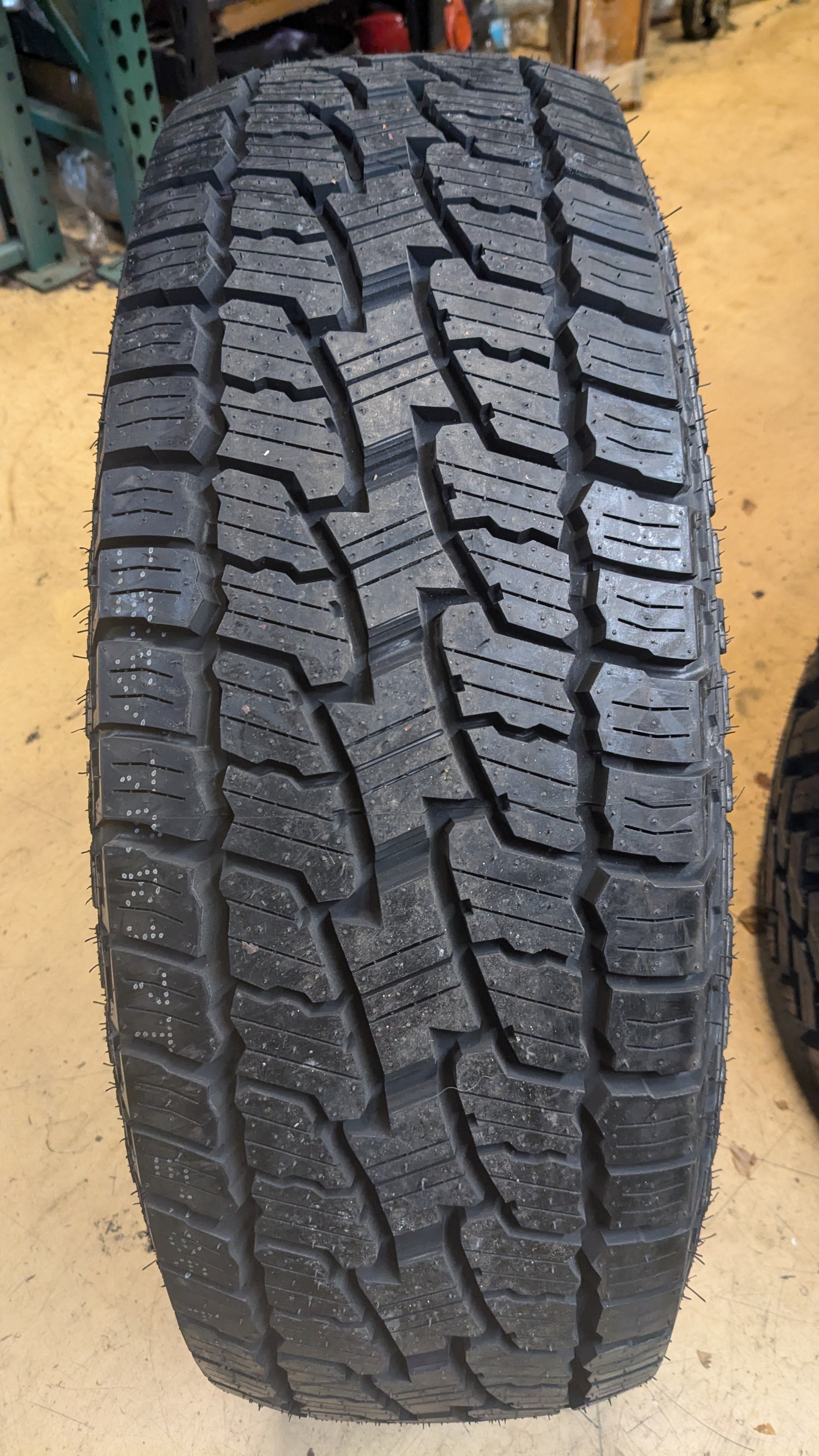 MULTI-MILE WILD COUNTRY XTX AT4S BSW P 255 70 17 110T  ALL TERRAIN TIRE MMXTA10