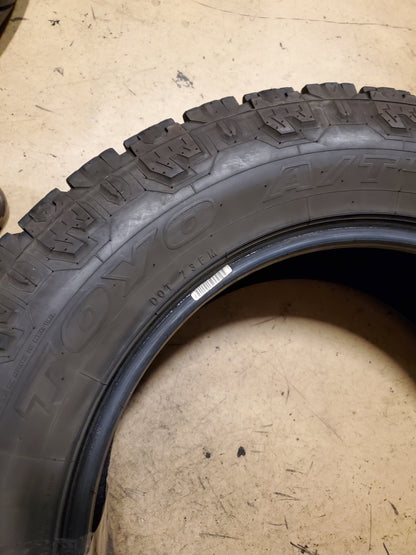 USED 12/32" TOYO OPEN COUNTRY A/T II LT 285 60 20 125/122R 10PLY TIRE 353110