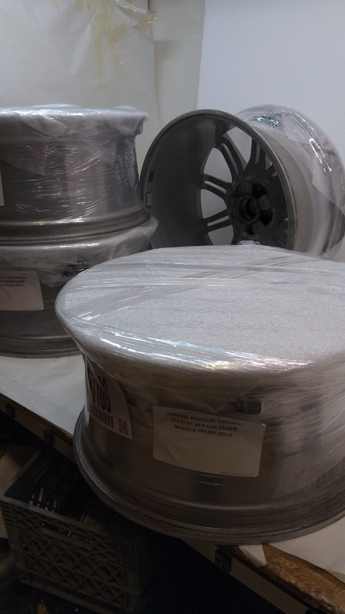 4 USED GENUINE PORSCHE CAYENNE 21X10 ET 60 5LUG SILVER WHEELS 7P5.601.025.H