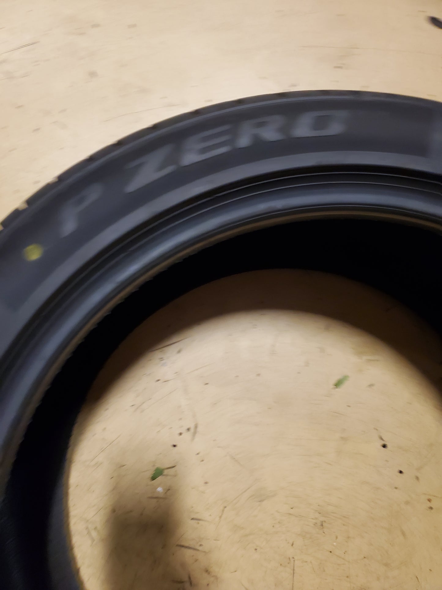 PIRELLI P ZERO PZ4 LUXURY * BSW P 275 40 20 106W XL RF UHP TIRE 2618000