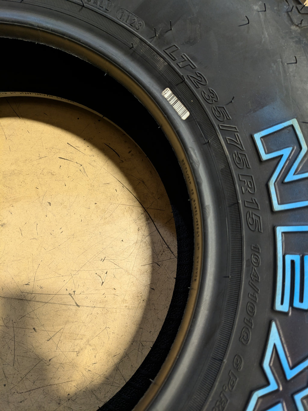 2 NEXEN ROADIAN MT OWL LT 235 75 15 104/101Q 6PLY MUD TERRAIN TIRE 10667NXK