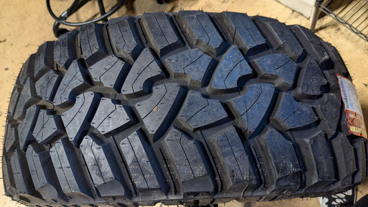 FURY COUNTRY HUNTER M/T BSW LT 33 12.5 17 120Q 10PLY MUD TIRE FCHII33125017A.