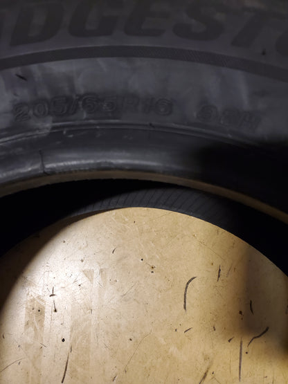 BRIDGESTONE BLIZZAK LM001 BSW P 205 65 16 95H WINTER TIRE 011790