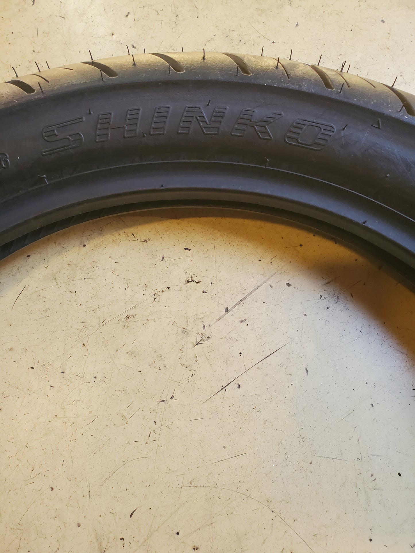 SHINKO SR777 BSW 110 90 19 62H FRONT MOTORCYCLE TIRE 874564