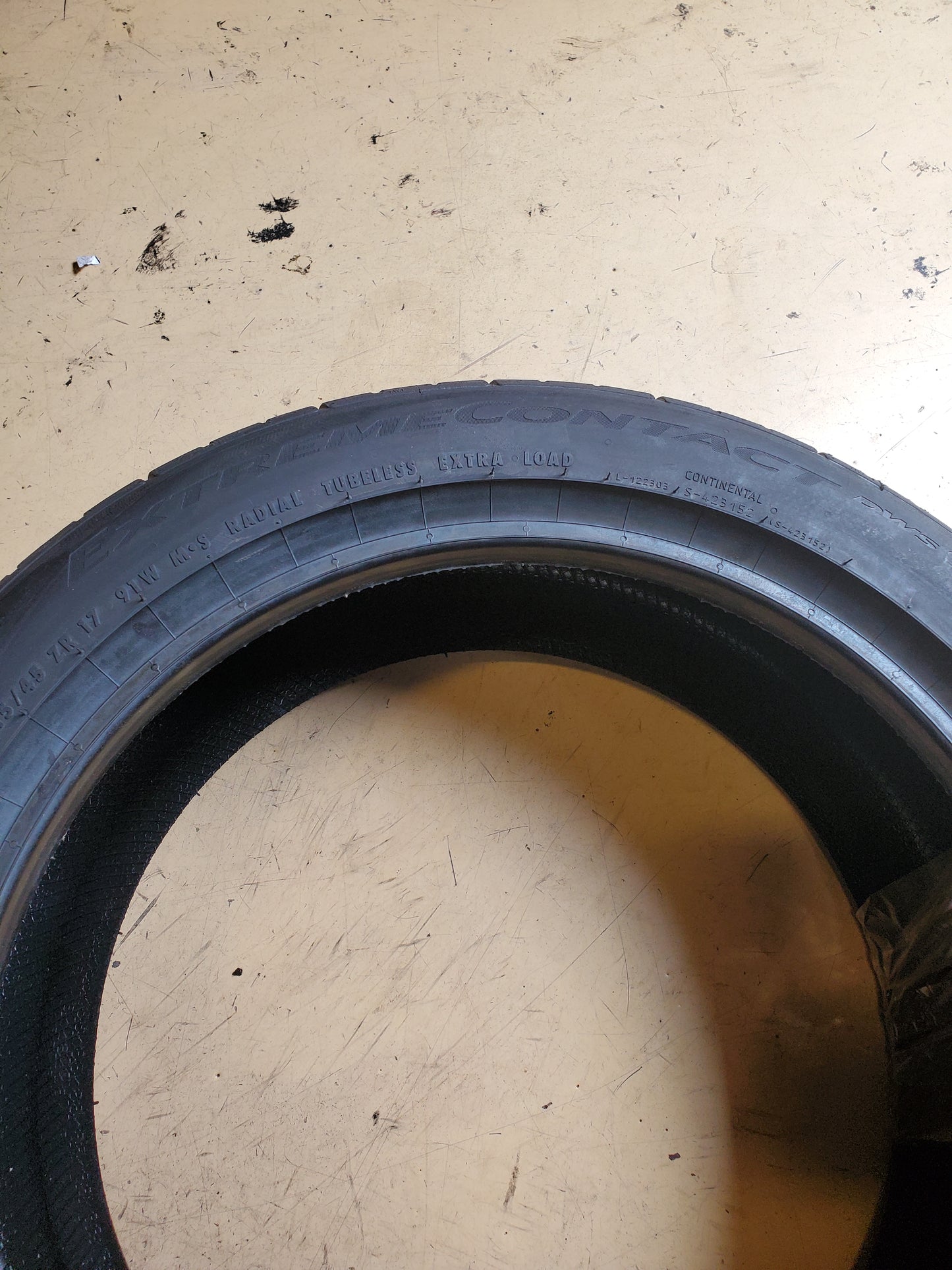 CONTINENTAL EXTREMECONTACT DWS06 PLUS P 215 45 17 91W XL UHP TIRE 15572680000
